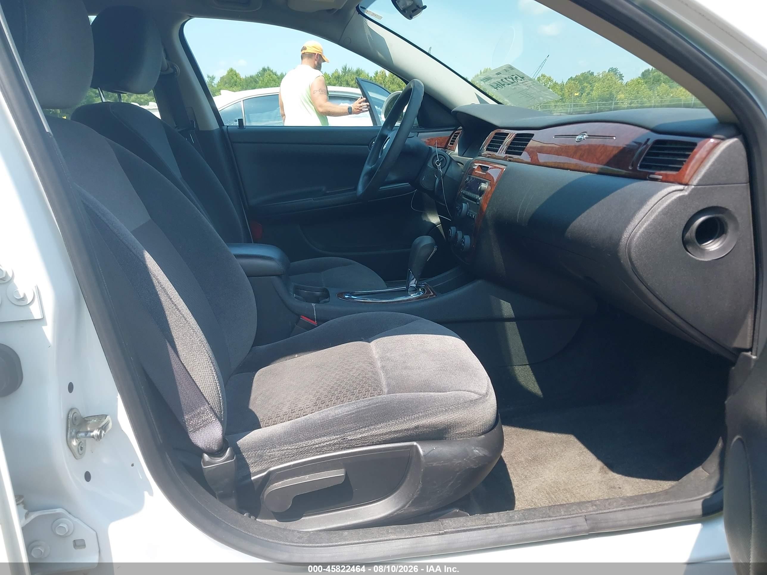 2011 Chevrolet Impala Ls White vin: 2G1WF5EKXB1125426