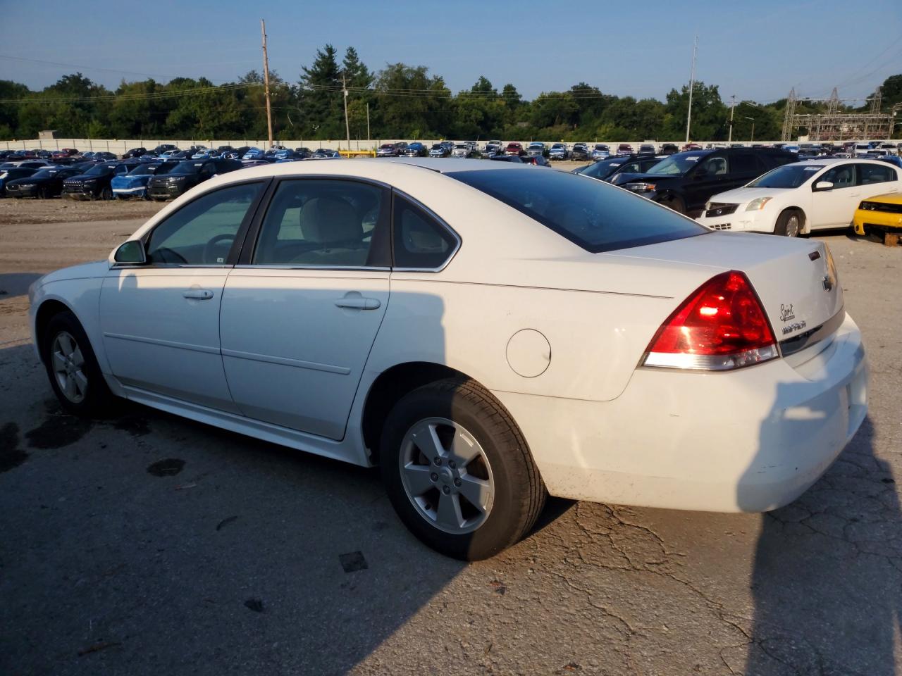 2011 Chevrolet Impala Ls White vin: 2G1WF5EKXB1268165