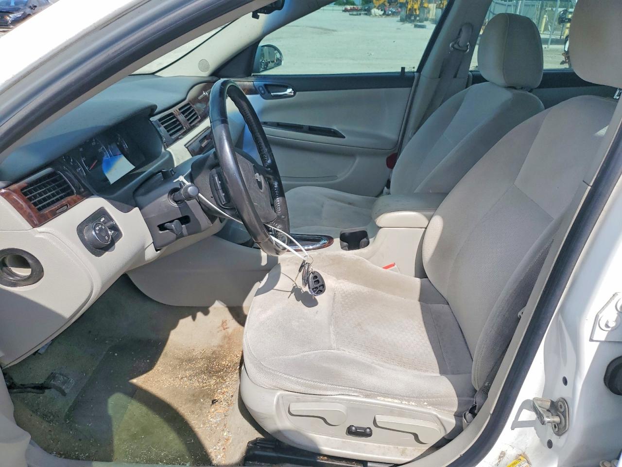 2012 Chevrolet Impala Lt White vin: 2G1WG5E31C1134944