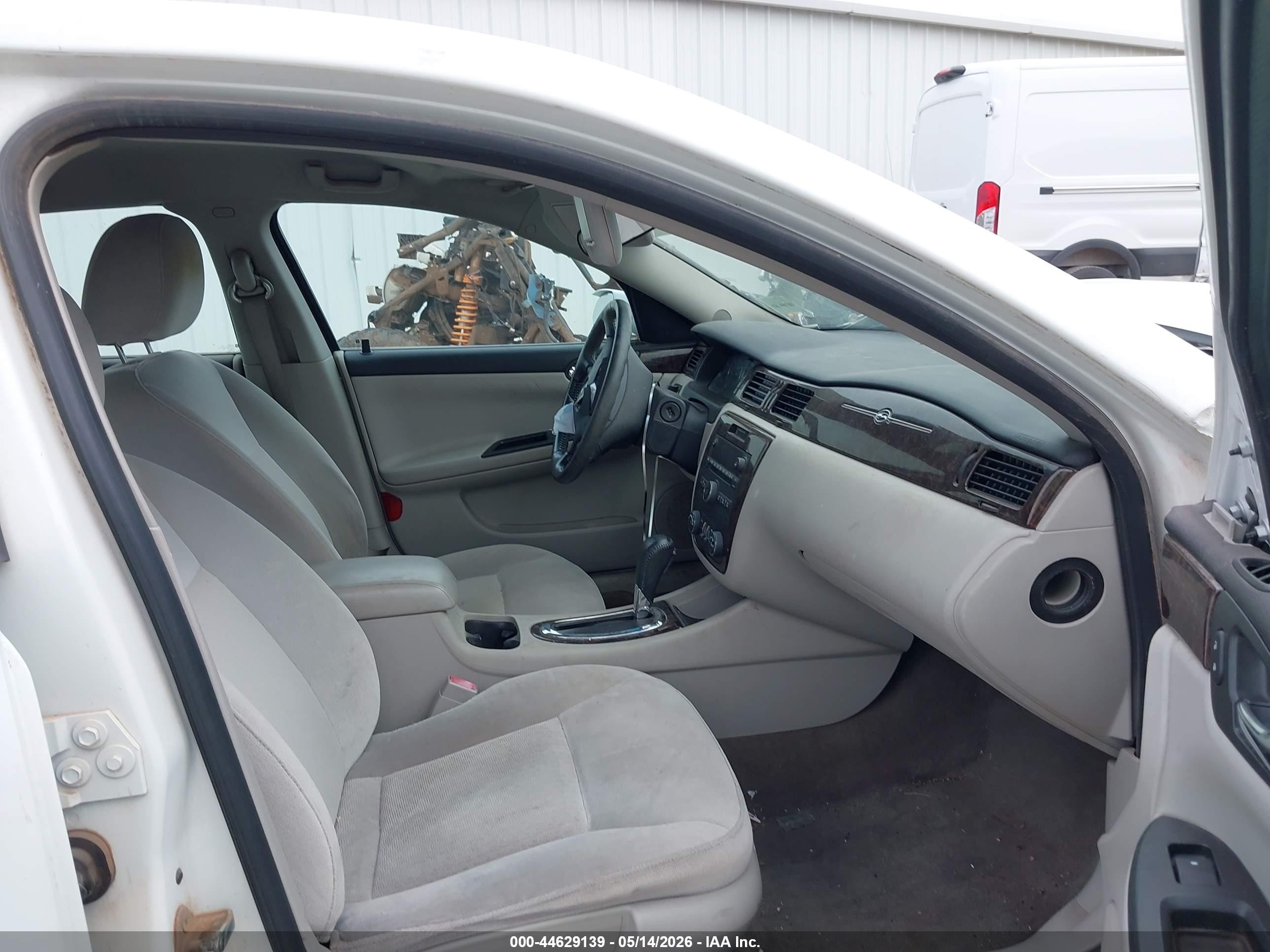 2012 Chevrolet Impala Lt White vin: 2G1WG5E38C1301882