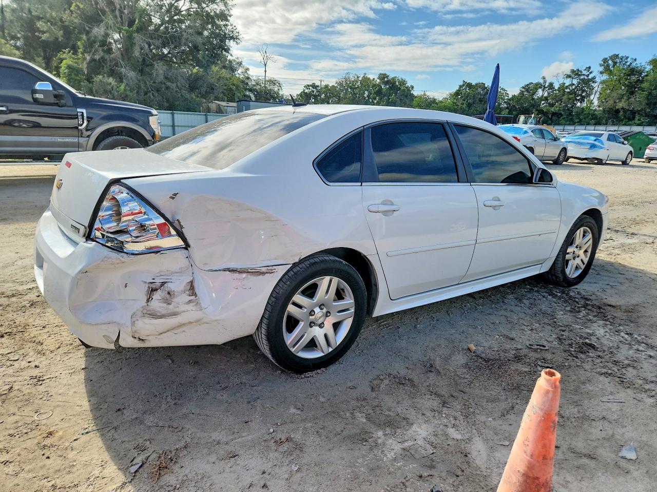 2013 Chevrolet Impala Lt White vin: 2G1WG5E39D1170530