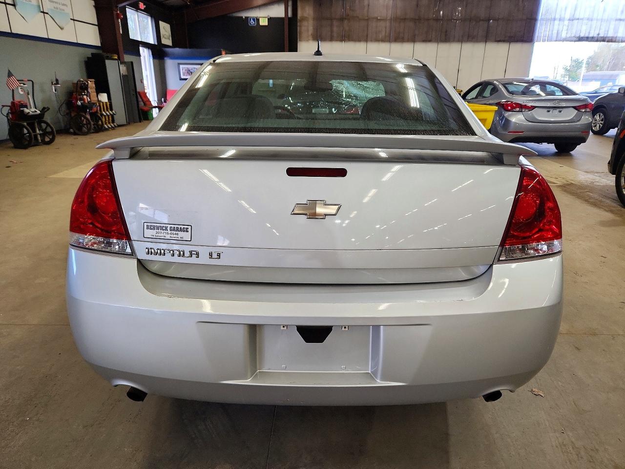 2012 Chevrolet Impala Lt Серебряный vin: 2G1WG5E3XC1297334
