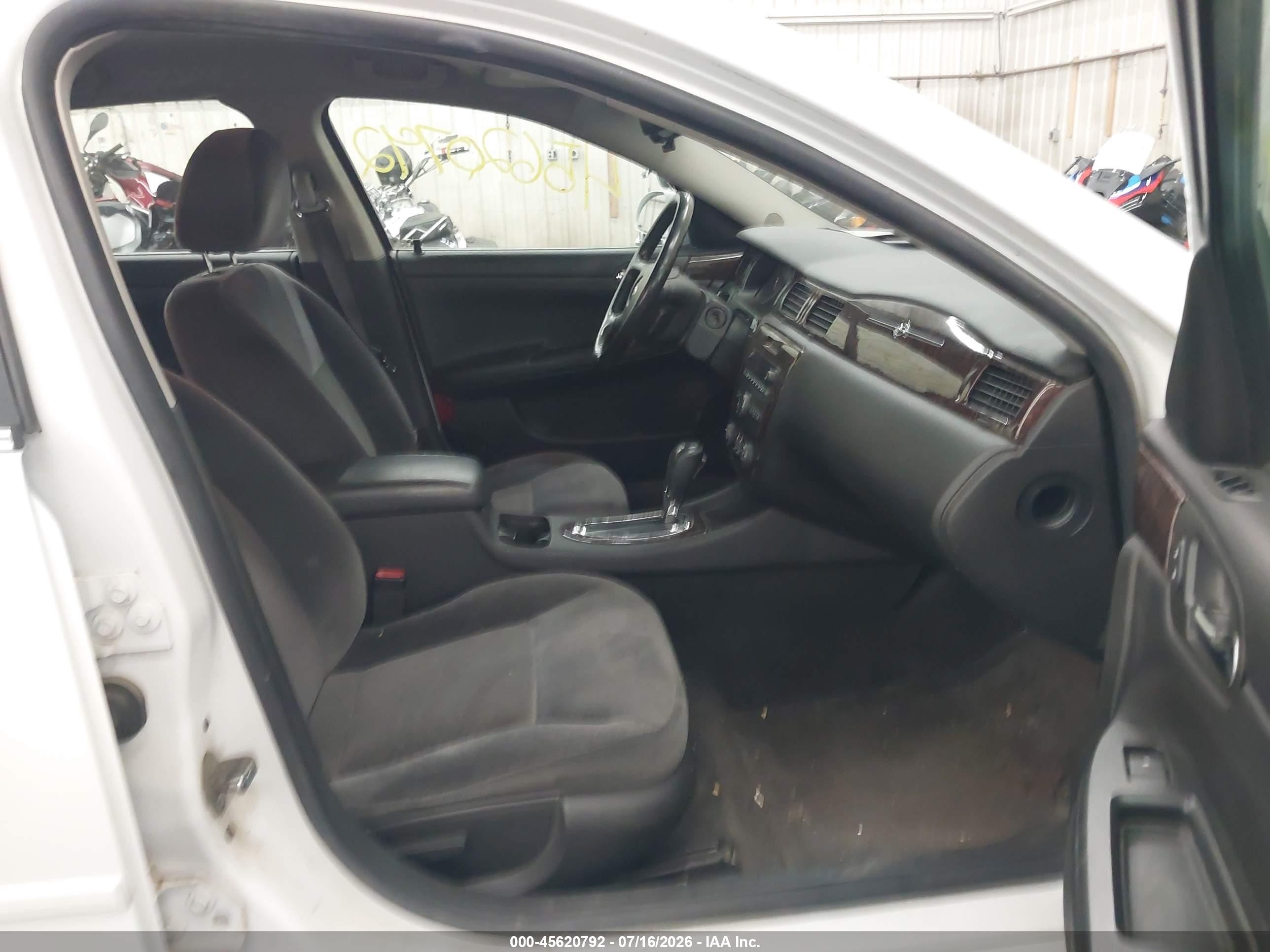 2013 Chevrolet Impala Lt White vin: 2G1WG5E3XD1216673