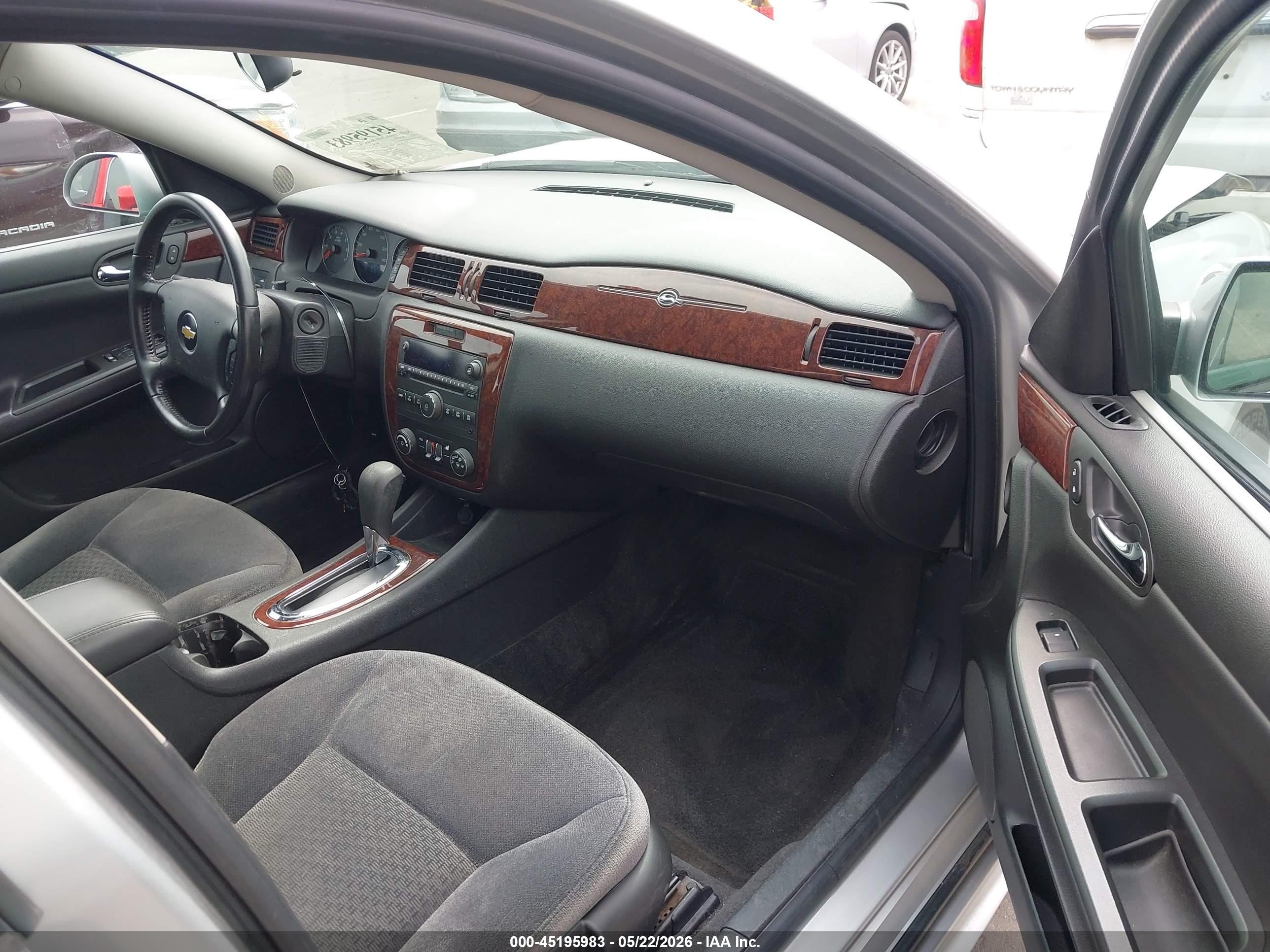 2011 Chevrolet Impala Lt Серебряный vin: 2G1WG5EK0B1238296