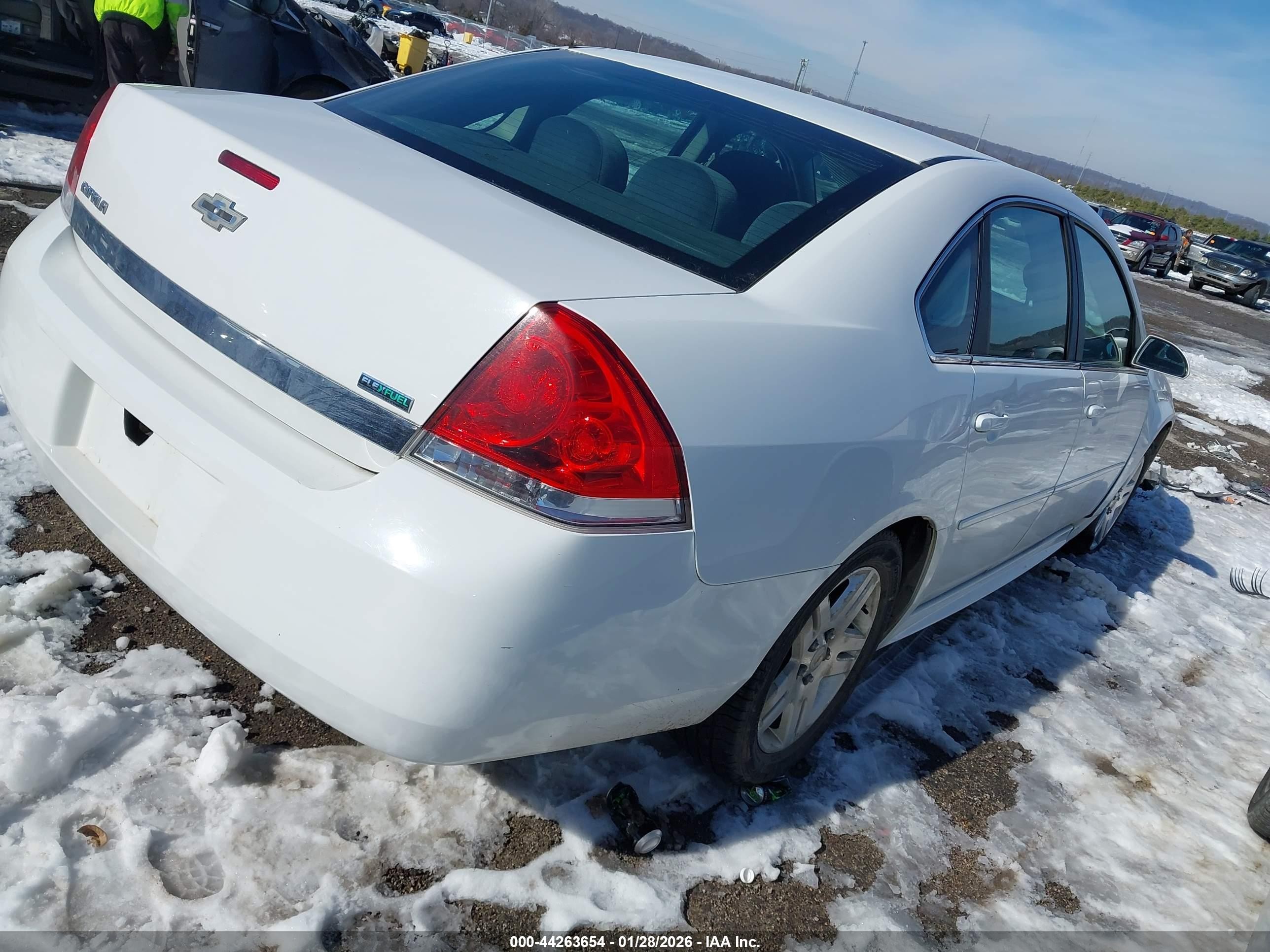 2011 Chevrolet Impala Lt White vin: 2G1WG5EK2B1102137