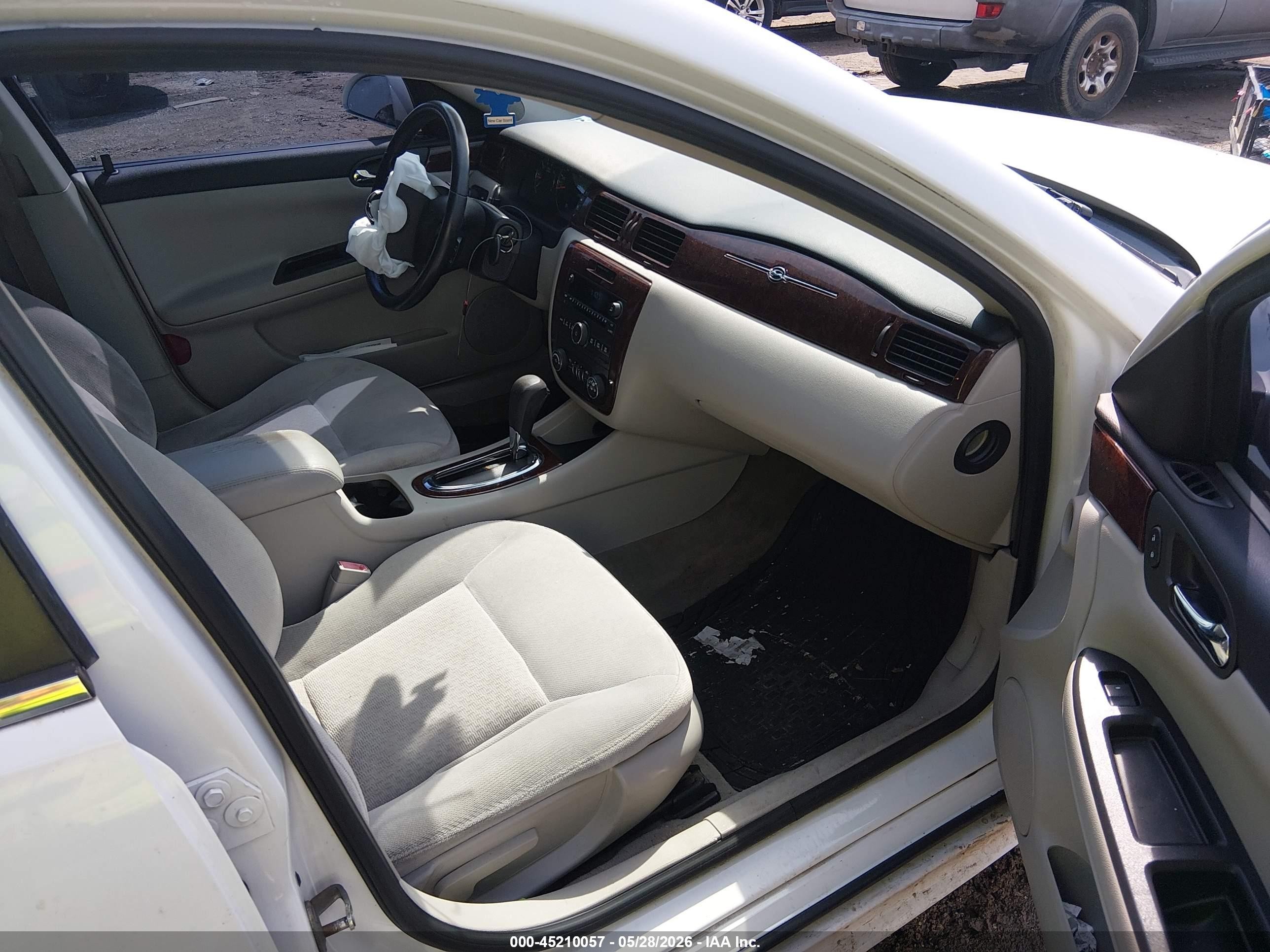 2011 Chevrolet Impala Lt White vin: 2G1WG5EK2B1233424