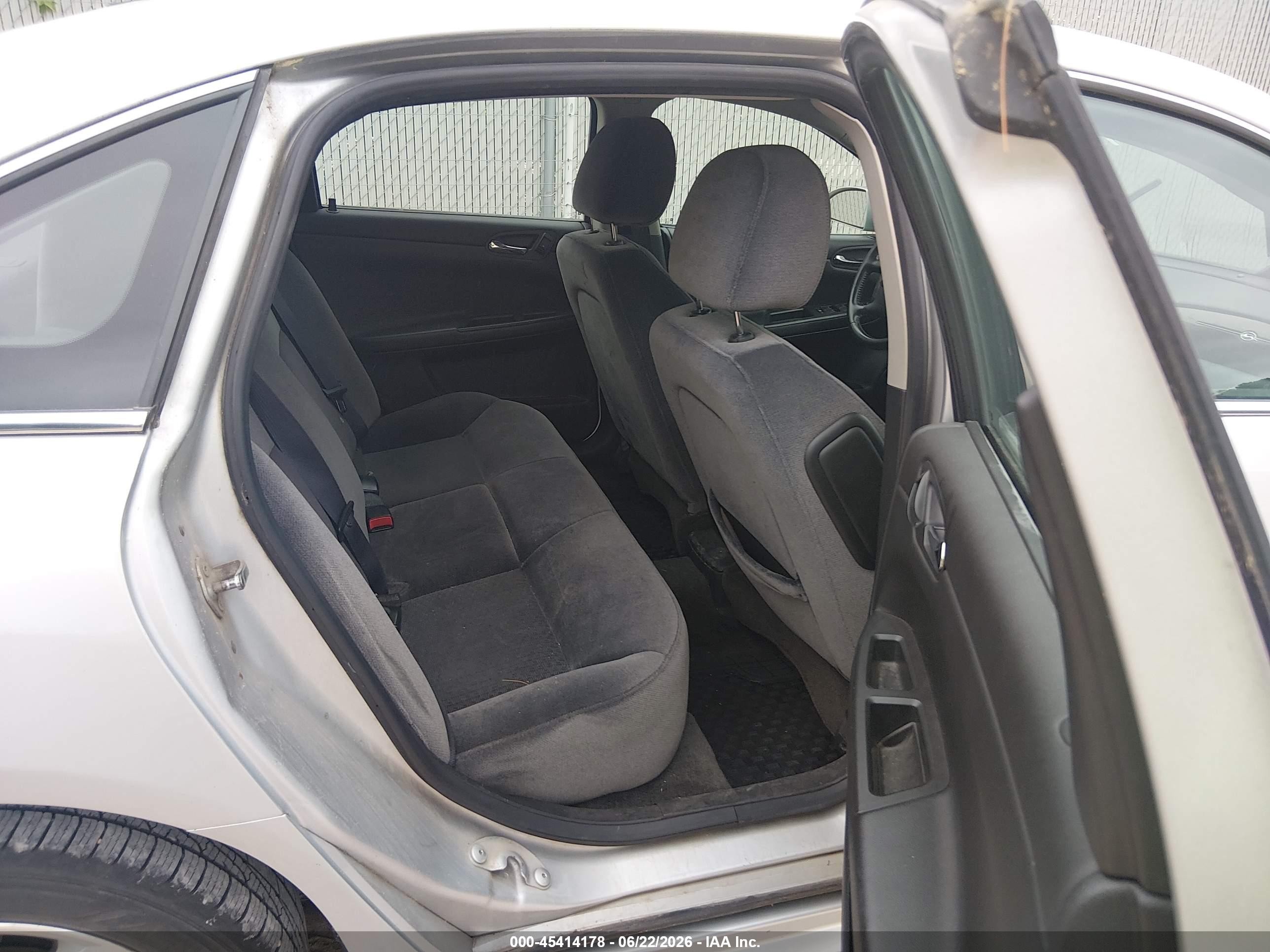 2011 Chevrolet Impala Lt Серебряный vin: 2G1WG5EK5B1306043