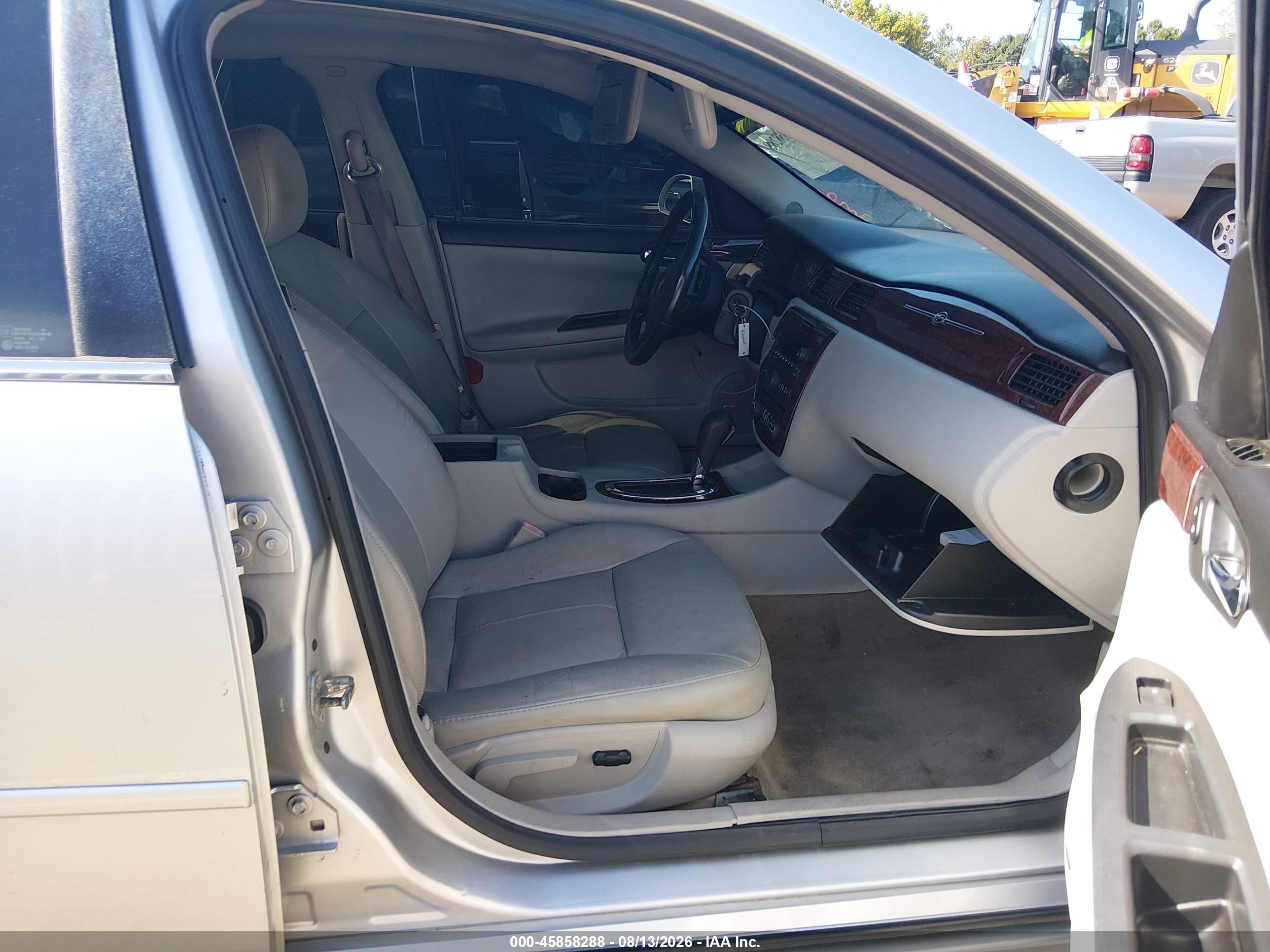 2011 Chevrolet Impala Lt Серебряный vin: 2G1WG5EKXB1182481