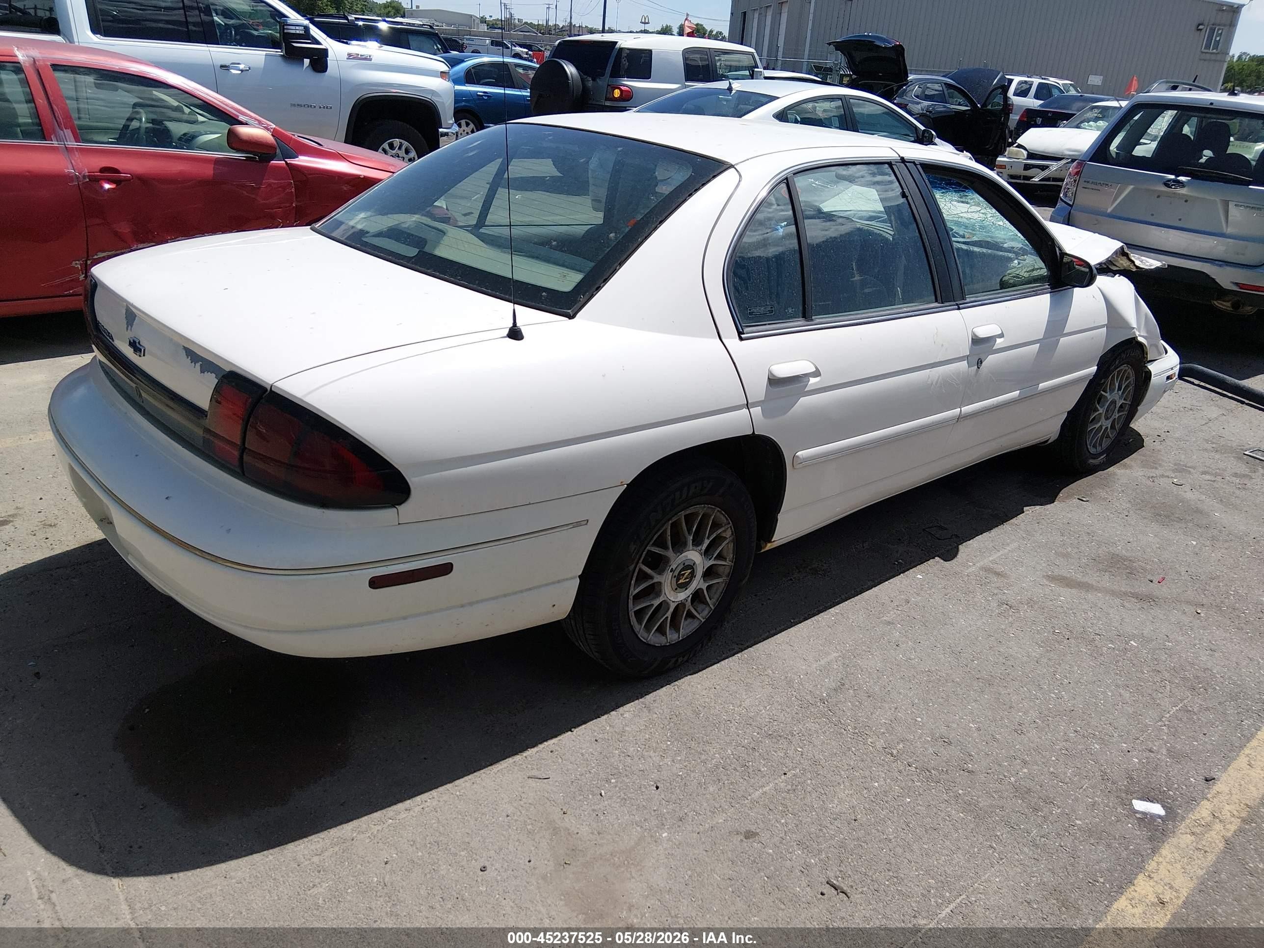 2001 Chevrolet Lumina   White vin: 2G1WL52J111285164