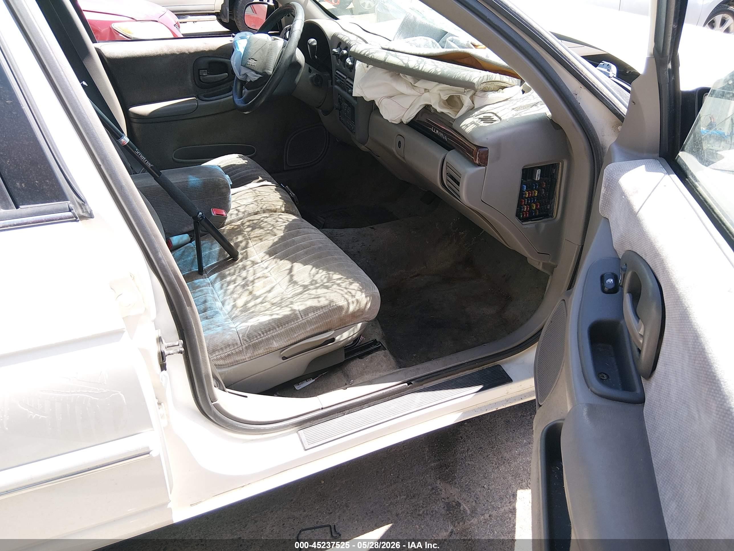2001 Chevrolet Lumina   White vin: 2G1WL52J111285164