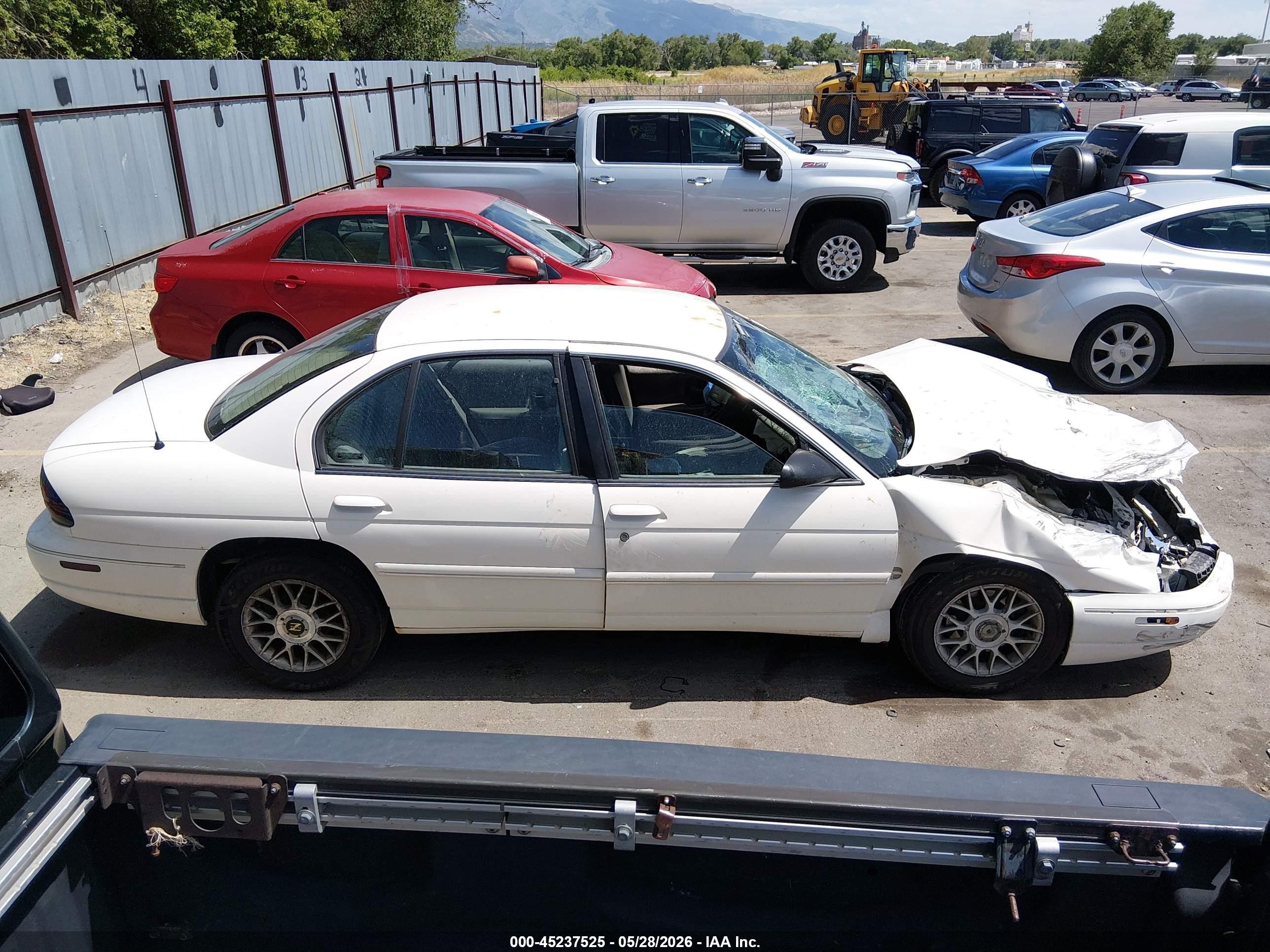 2001 Chevrolet Lumina   White vin: 2G1WL52J111285164