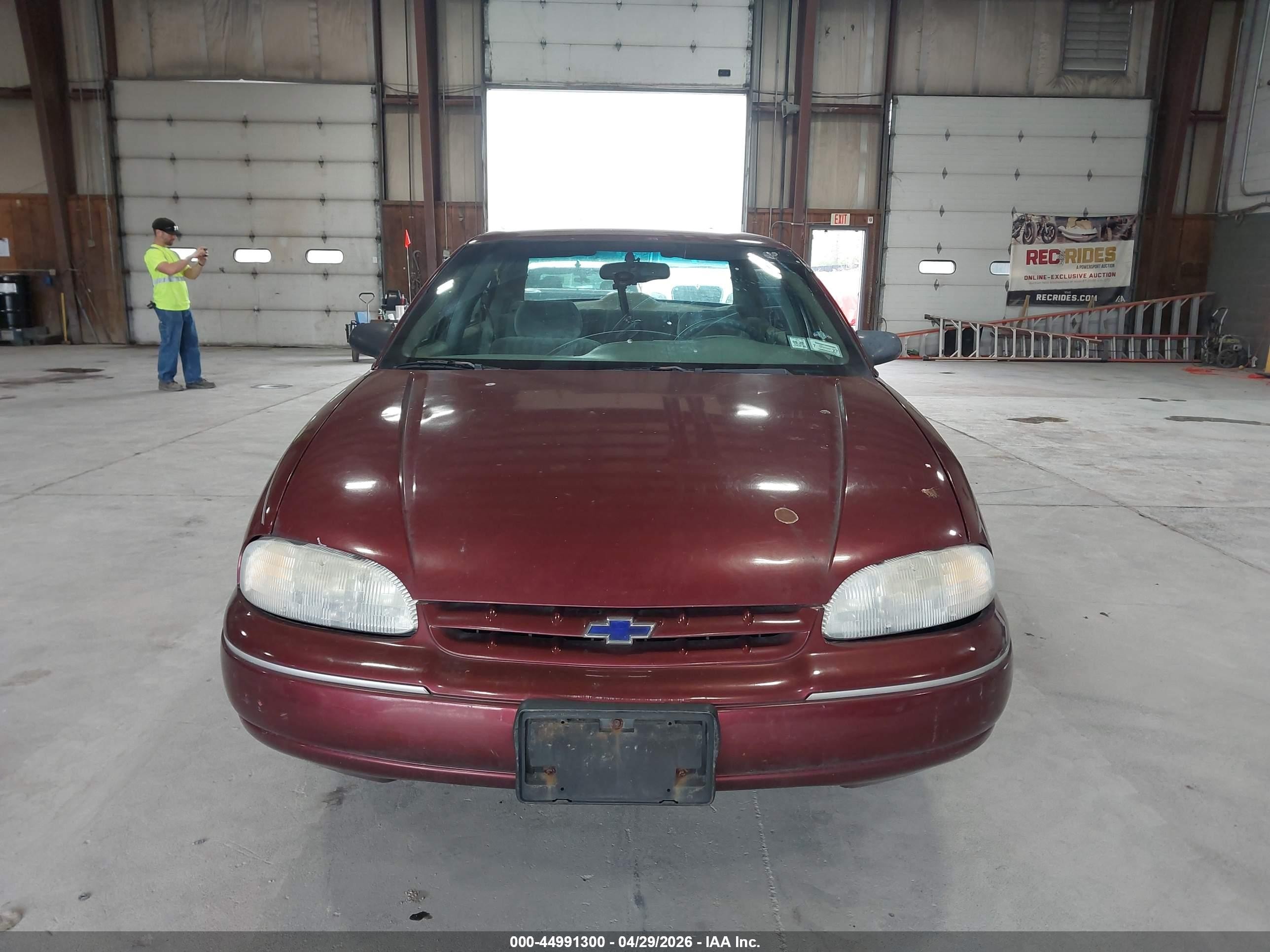 2000 Chevrolet Lumina   Red vin: 2G1WL52J1Y1168565