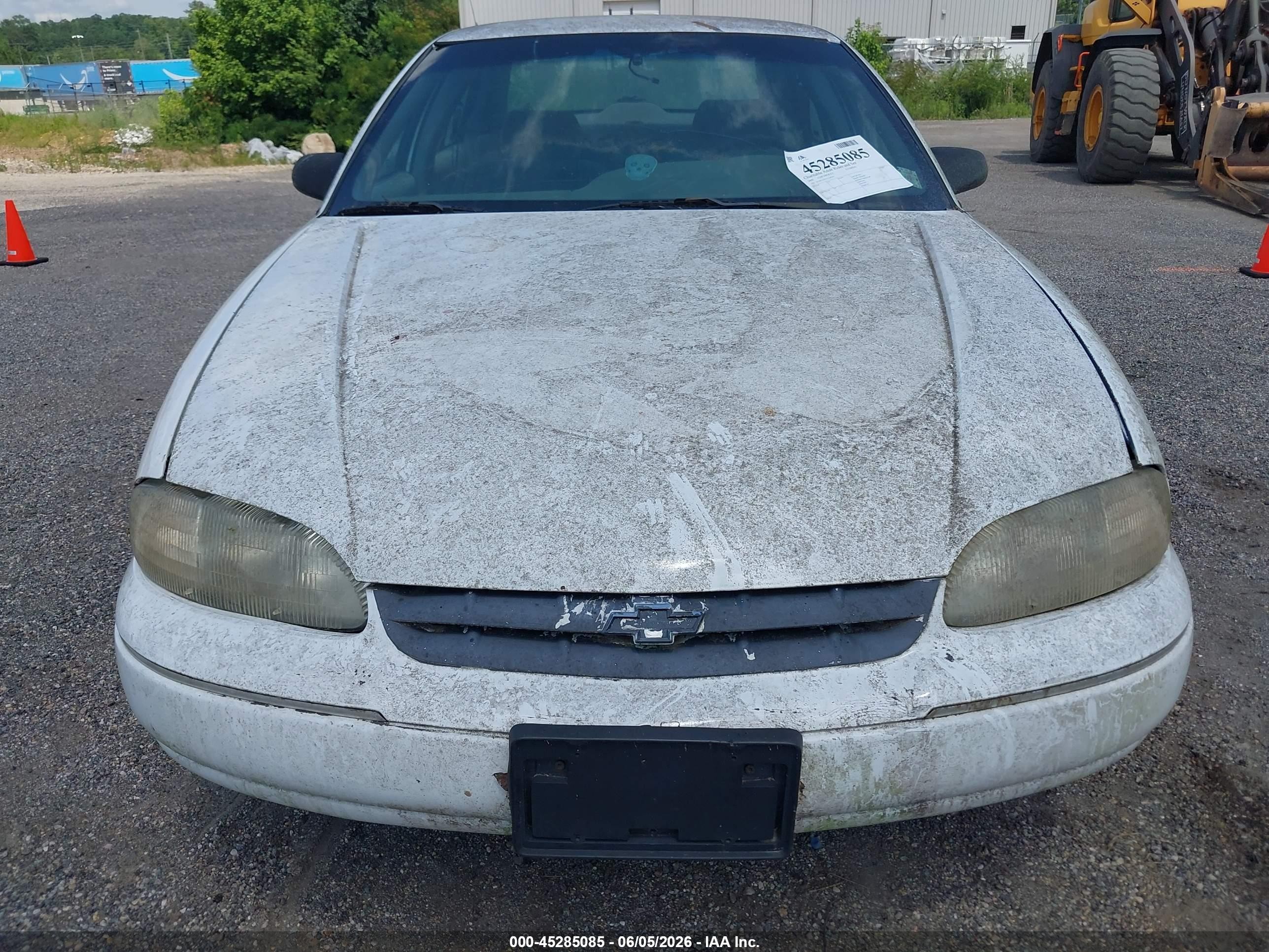2000 Chevrolet Lumina   White vin: 2G1WL52J3Y1149354