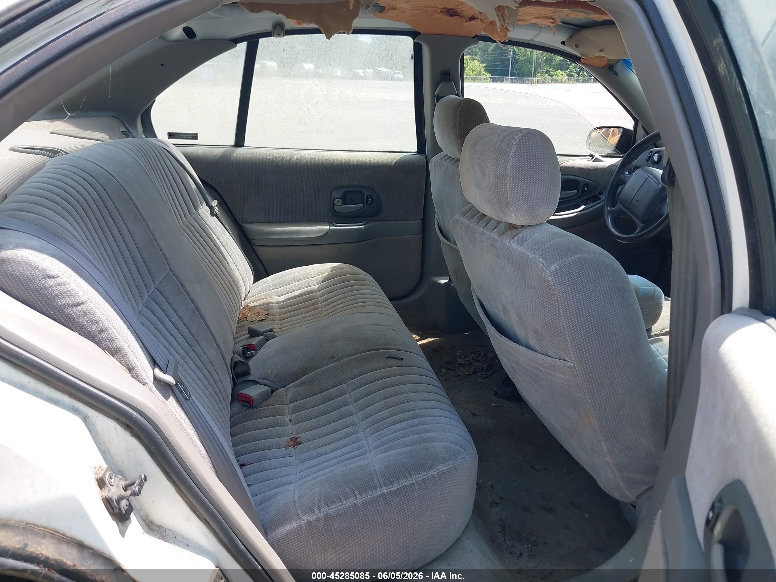 2000 Chevrolet Lumina   White vin: 2G1WL52J3Y1149354