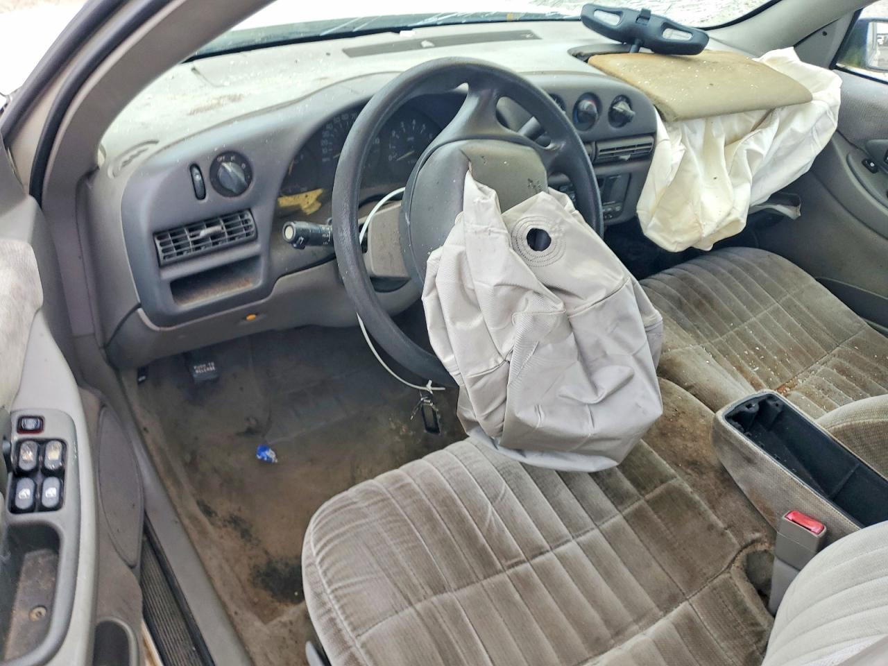 2001 Chevrolet Lumina White vin: 2G1WL52J611130724