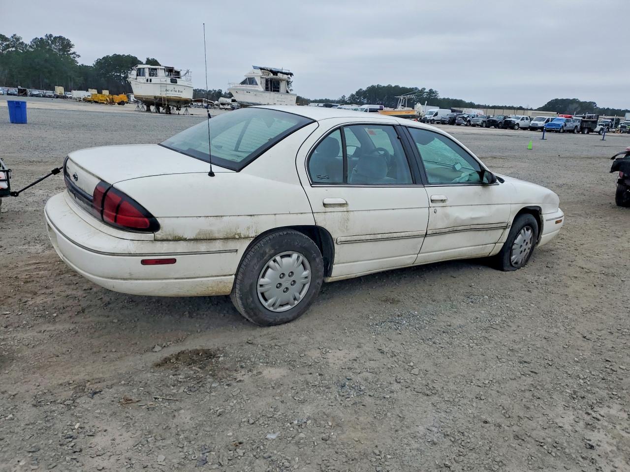 2001 Chevrolet Lumina White vin: 2G1WL52J611130724