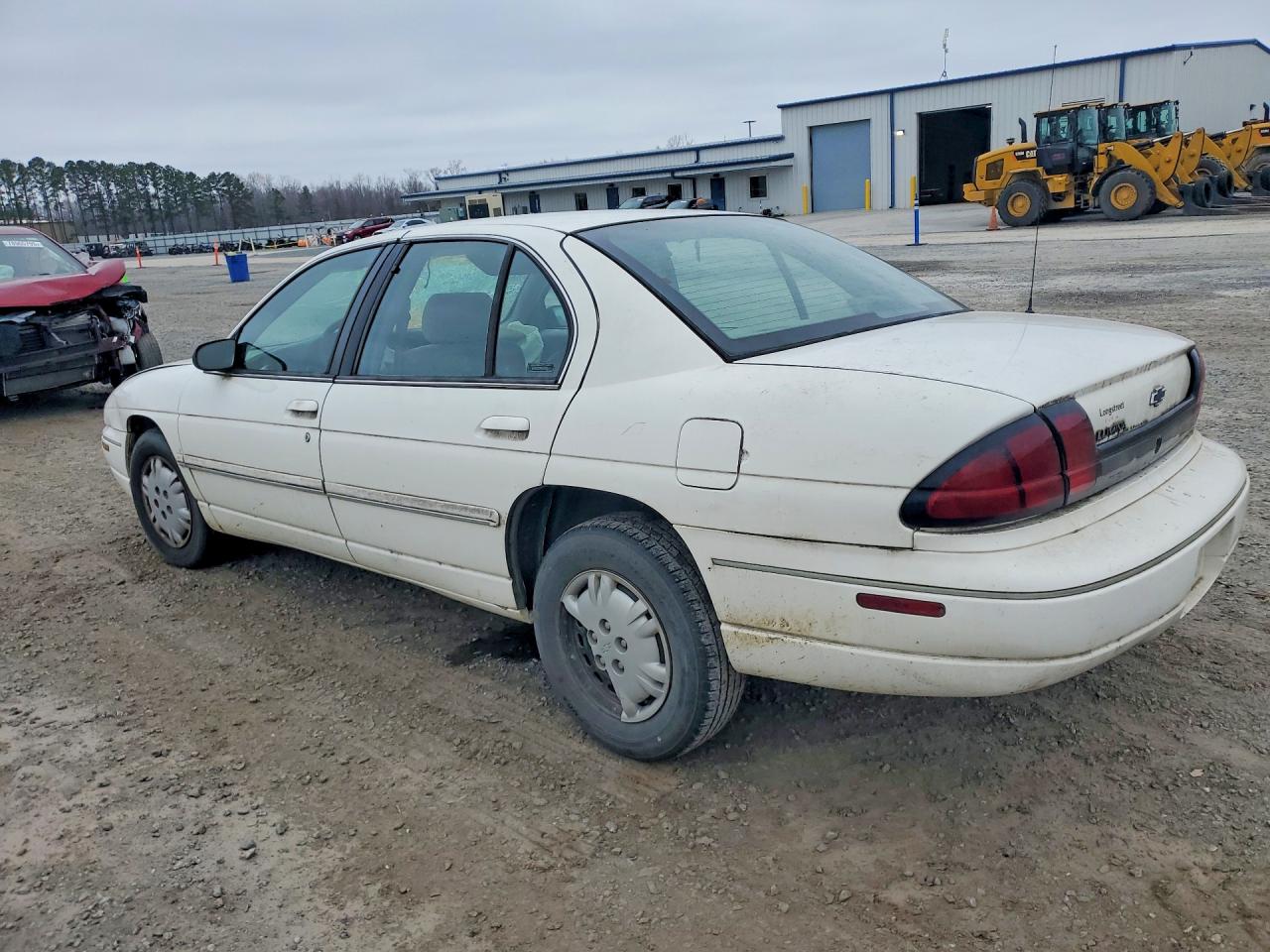 2001 Chevrolet Lumina White vin: 2G1WL52J611130724