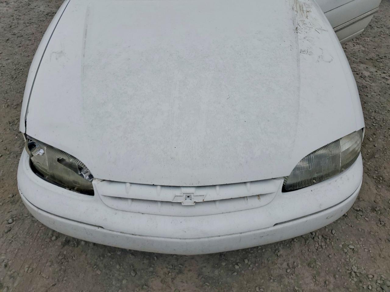 2001 Chevrolet Lumina White vin: 2G1WL52J611130724
