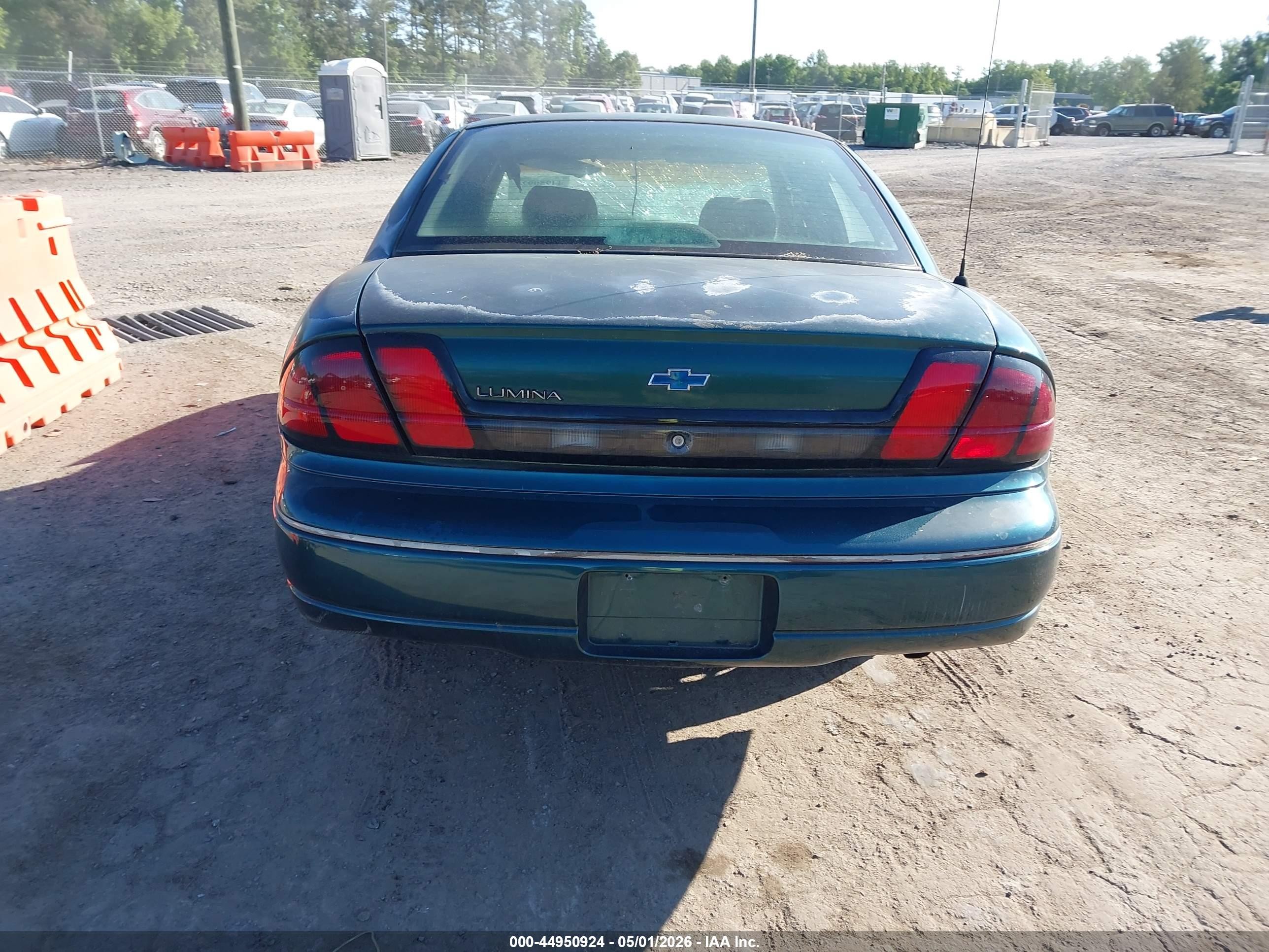 2001 Chevrolet Lumina   Green vin: 2G1WL52J611270028