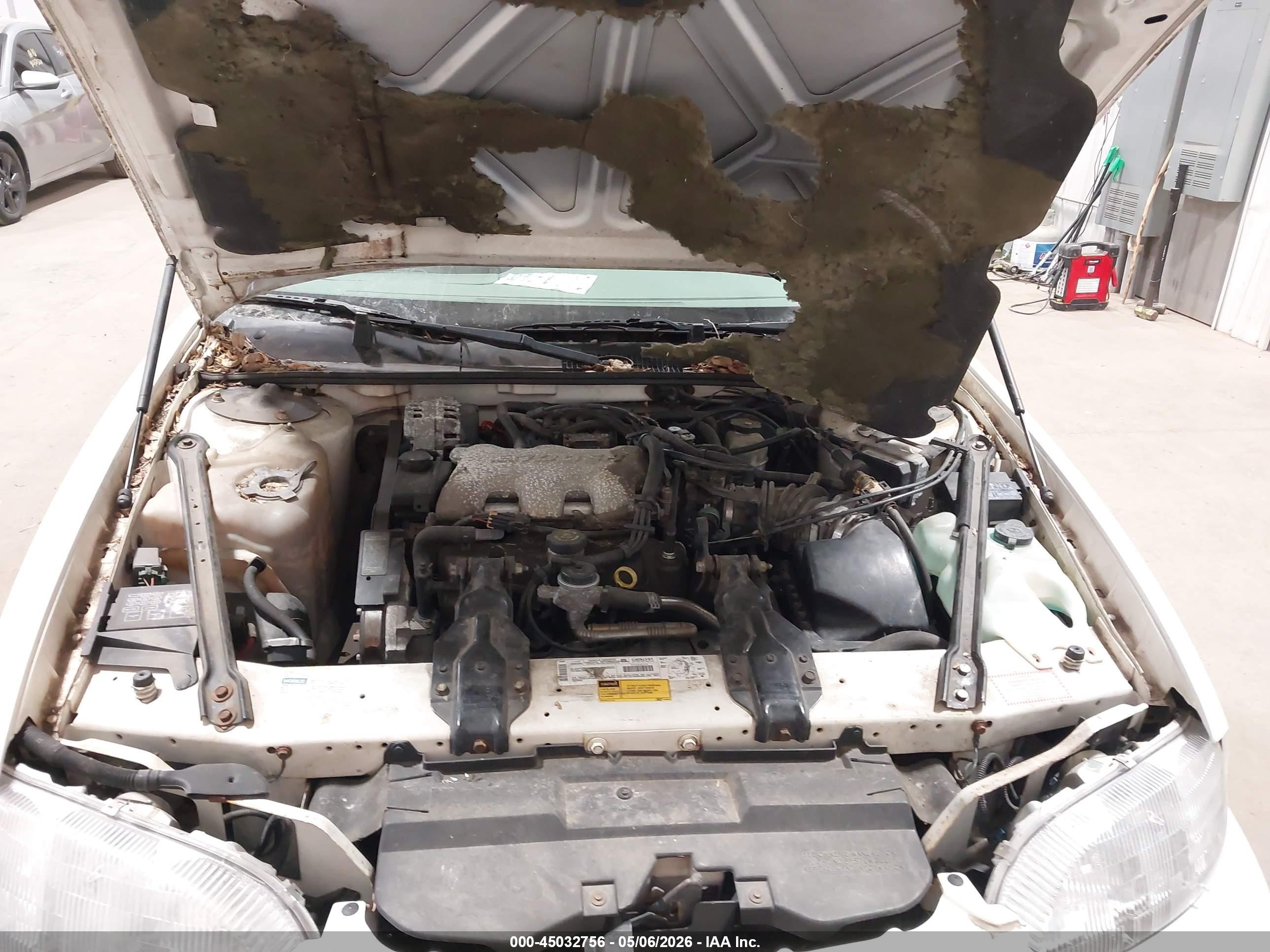 2001 Chevrolet Lumina   Белый vin: 2G1WL52J711262374