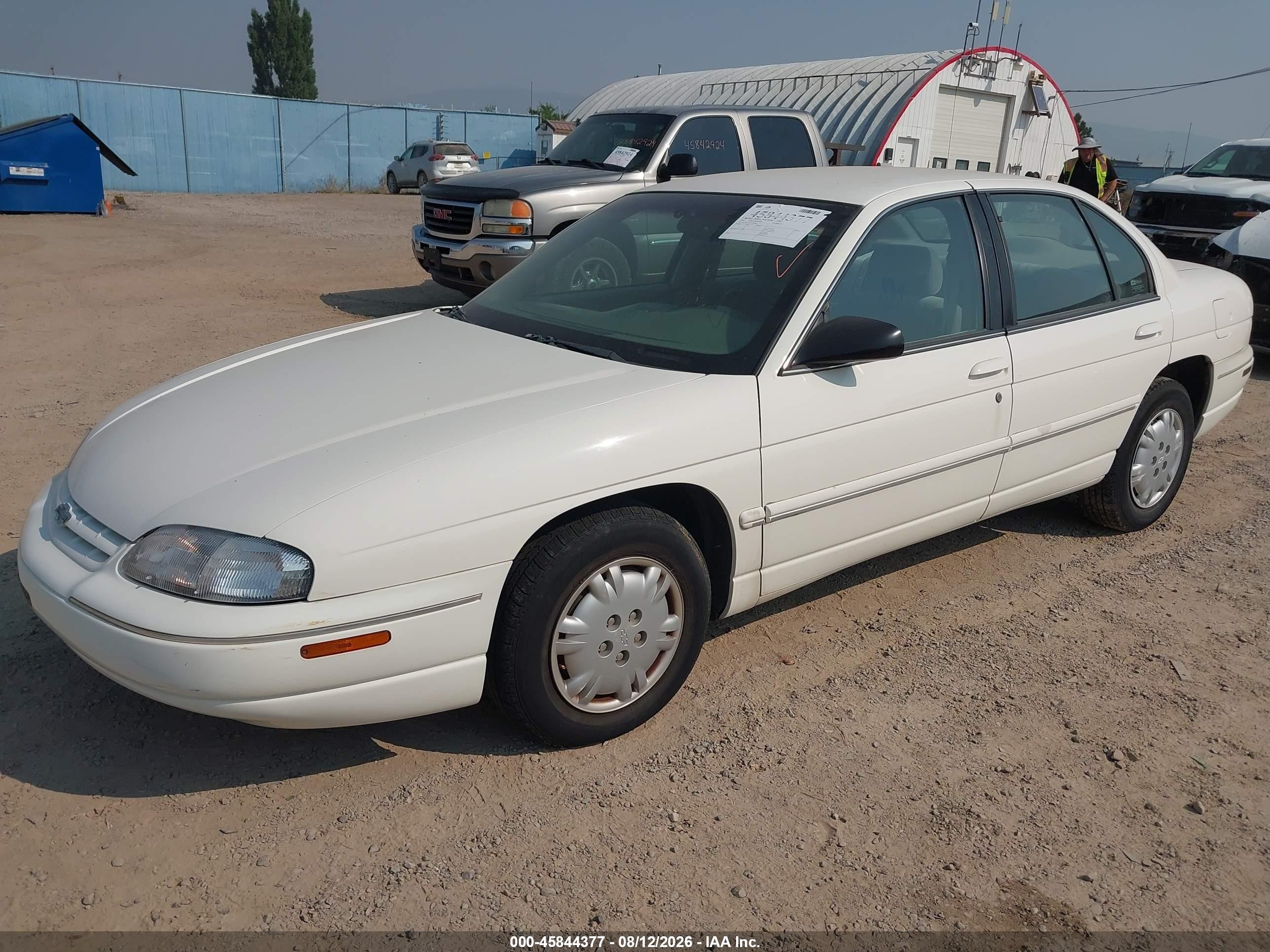 2001 Chevrolet Lumina   White vin: 2G1WL52J711294368