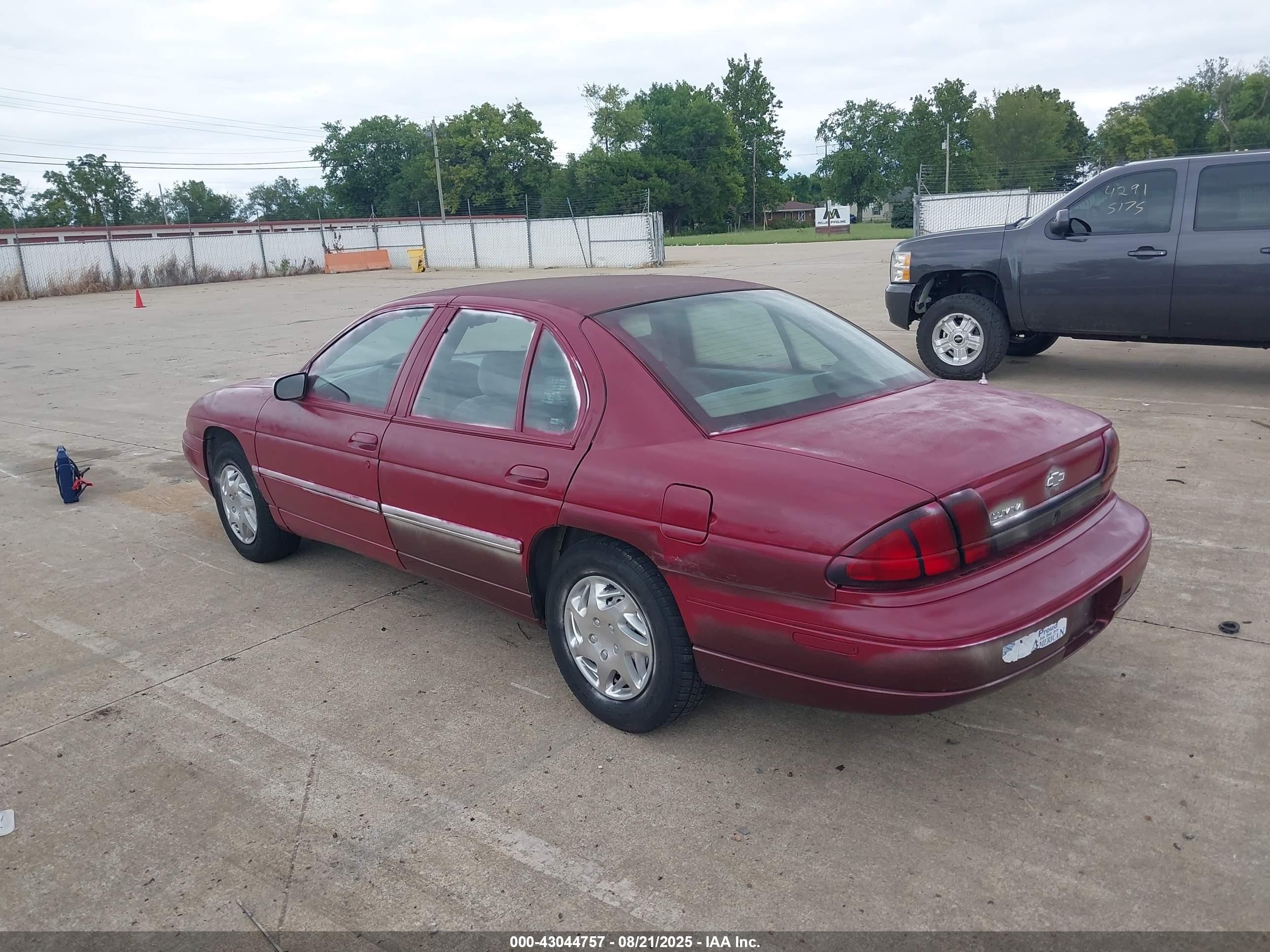 2000 Chevrolet Lumina   Red vin: 2G1WL52J7Y1244628