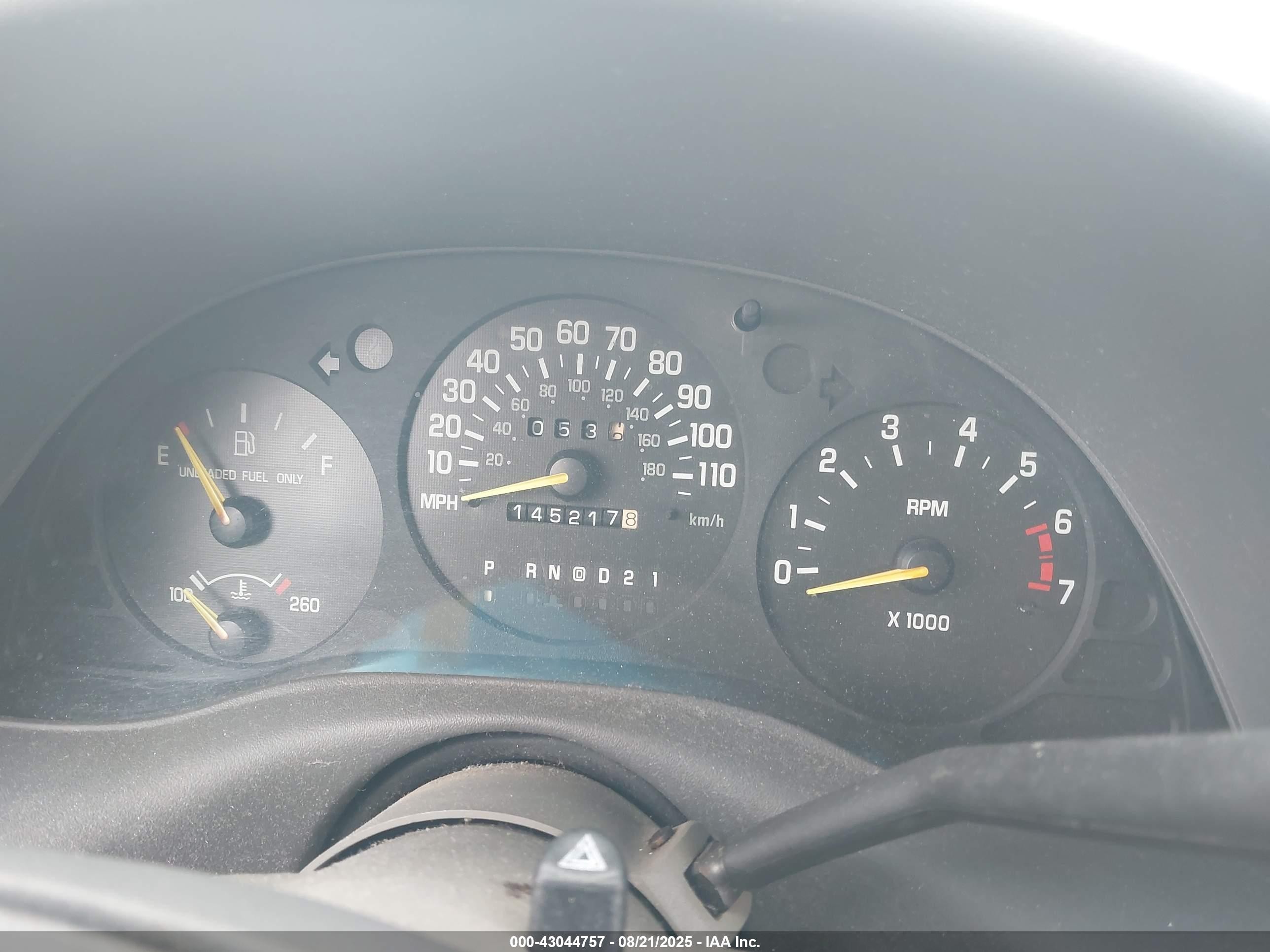 2000 Chevrolet Lumina   Red vin: 2G1WL52J7Y1244628