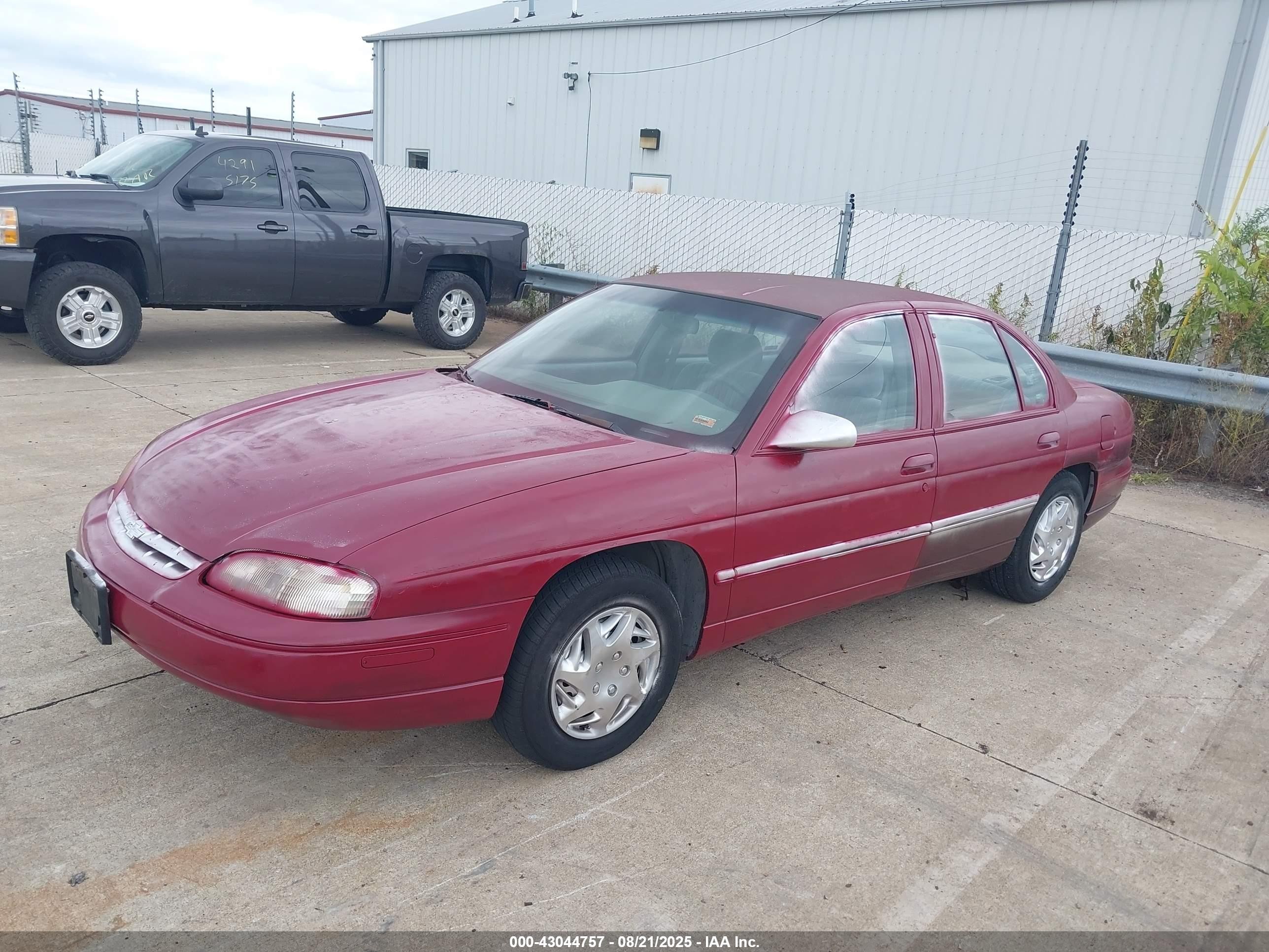 2000 Chevrolet Lumina   Red vin: 2G1WL52J7Y1244628