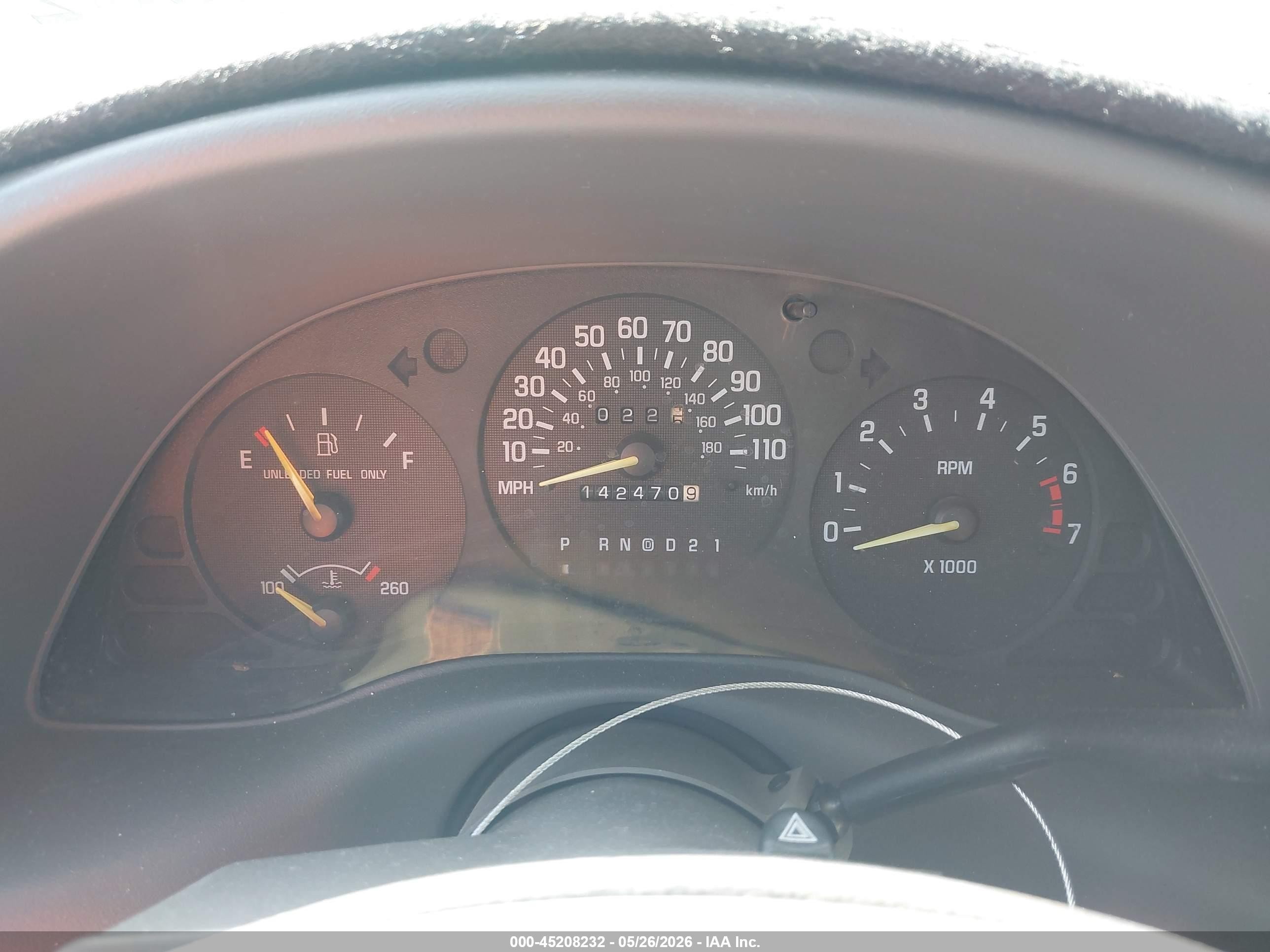 2001 Chevrolet Lumina   Burgundy vin: 2G1WL52J811285386