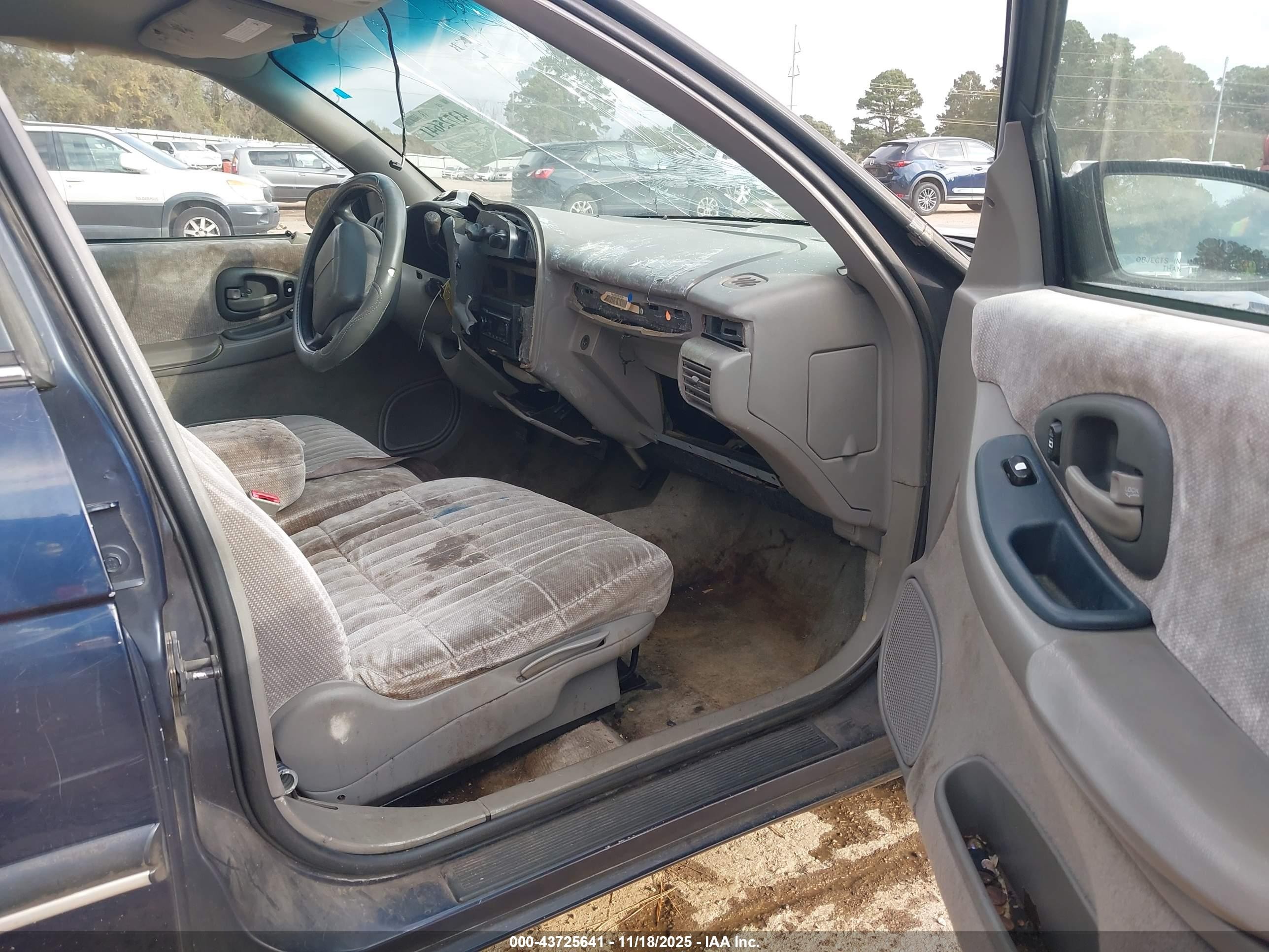 2000 Chevrolet Lumina   Blue vin: 2G1WL52J8Y1108430