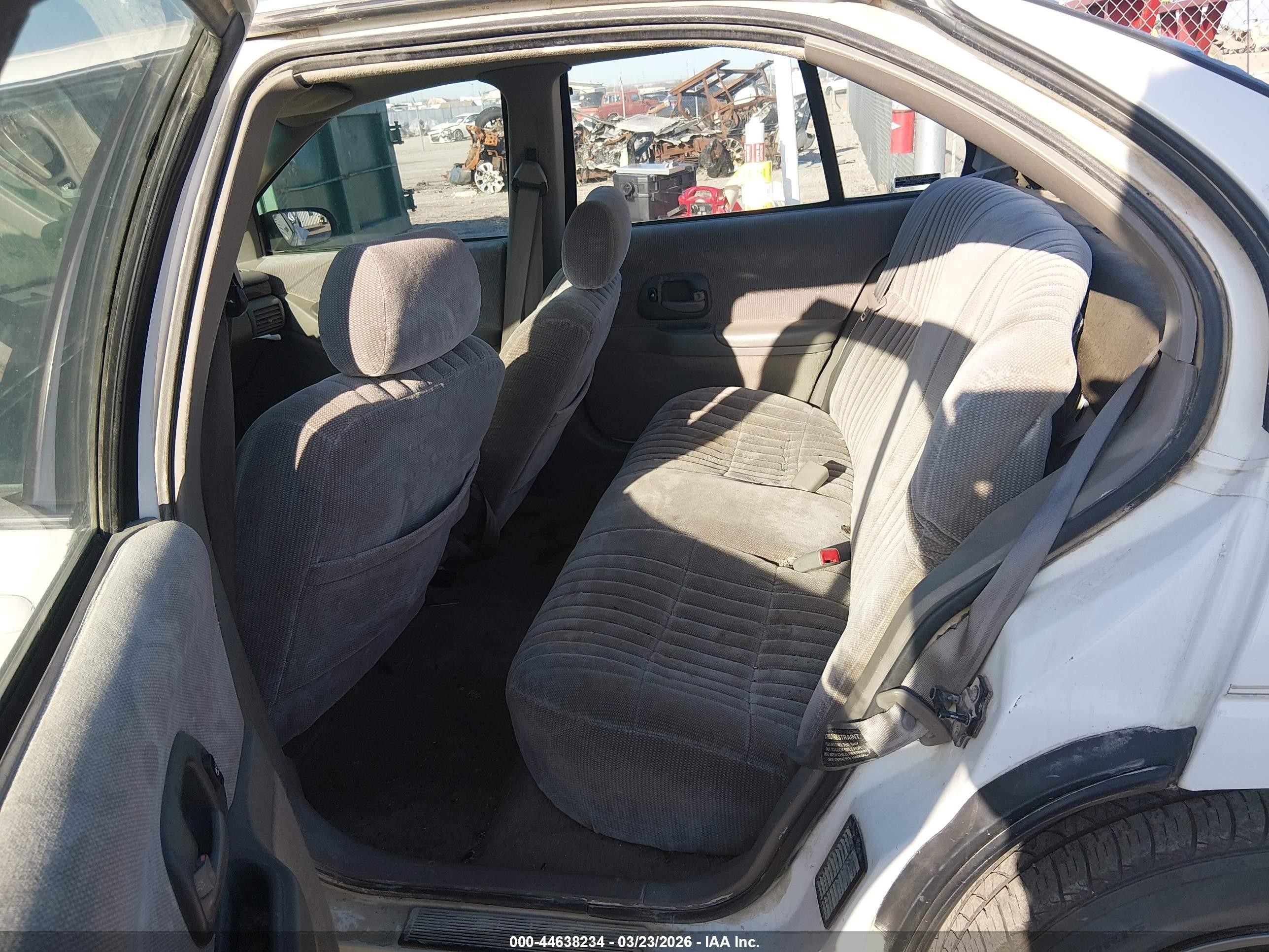 2000 Chevrolet Lumina   White vin: 2G1WL52J8Y1326335