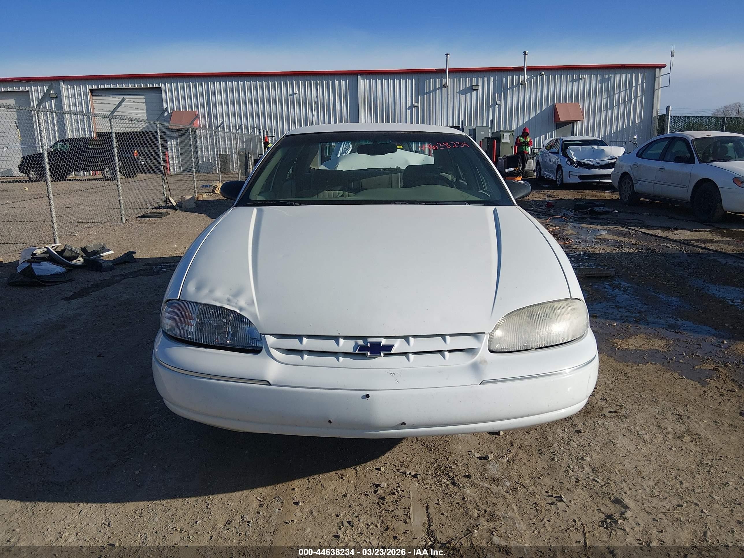 2000 Chevrolet Lumina   White vin: 2G1WL52J8Y1326335