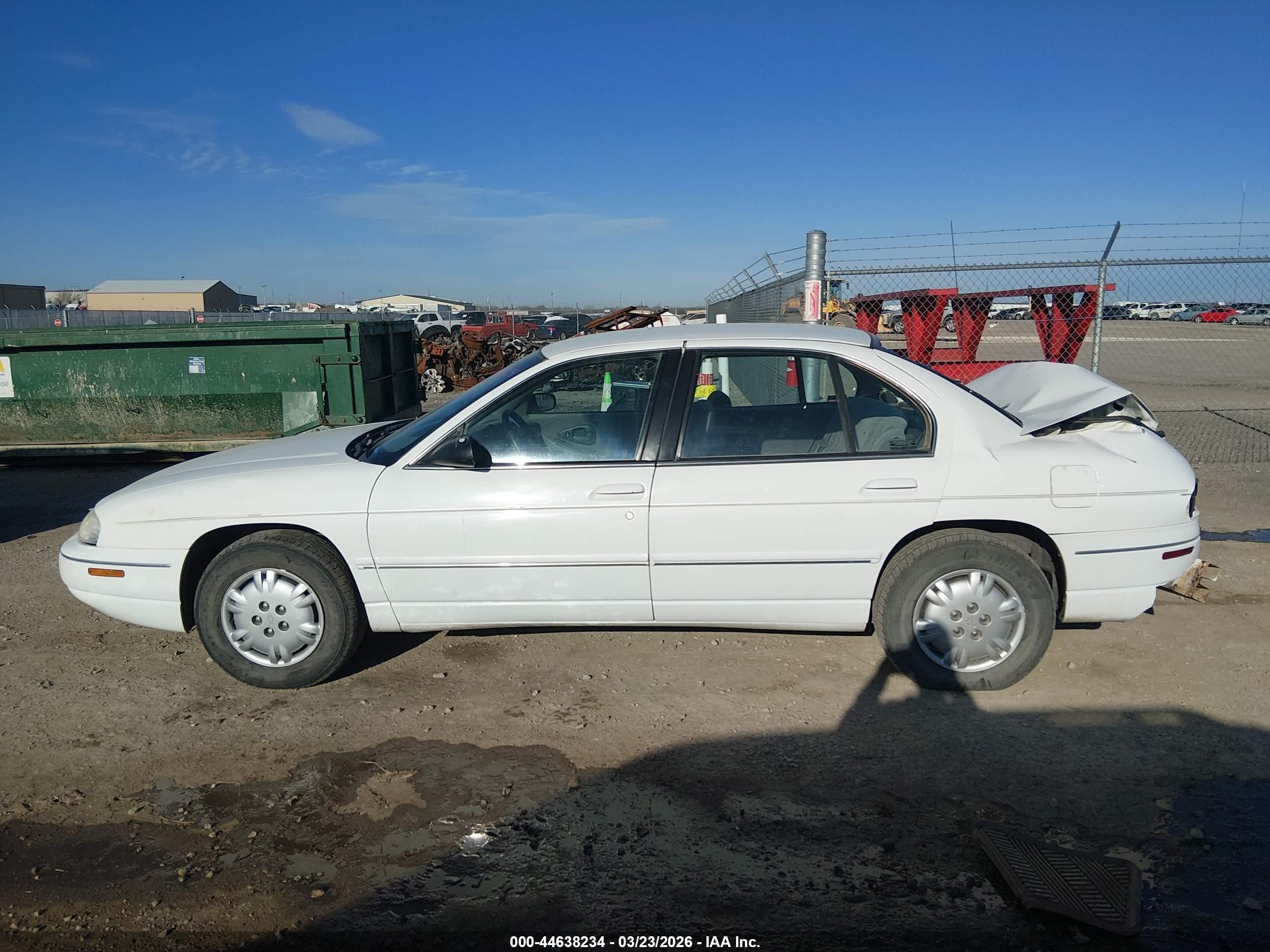 2000 Chevrolet Lumina   White vin: 2G1WL52J8Y1326335