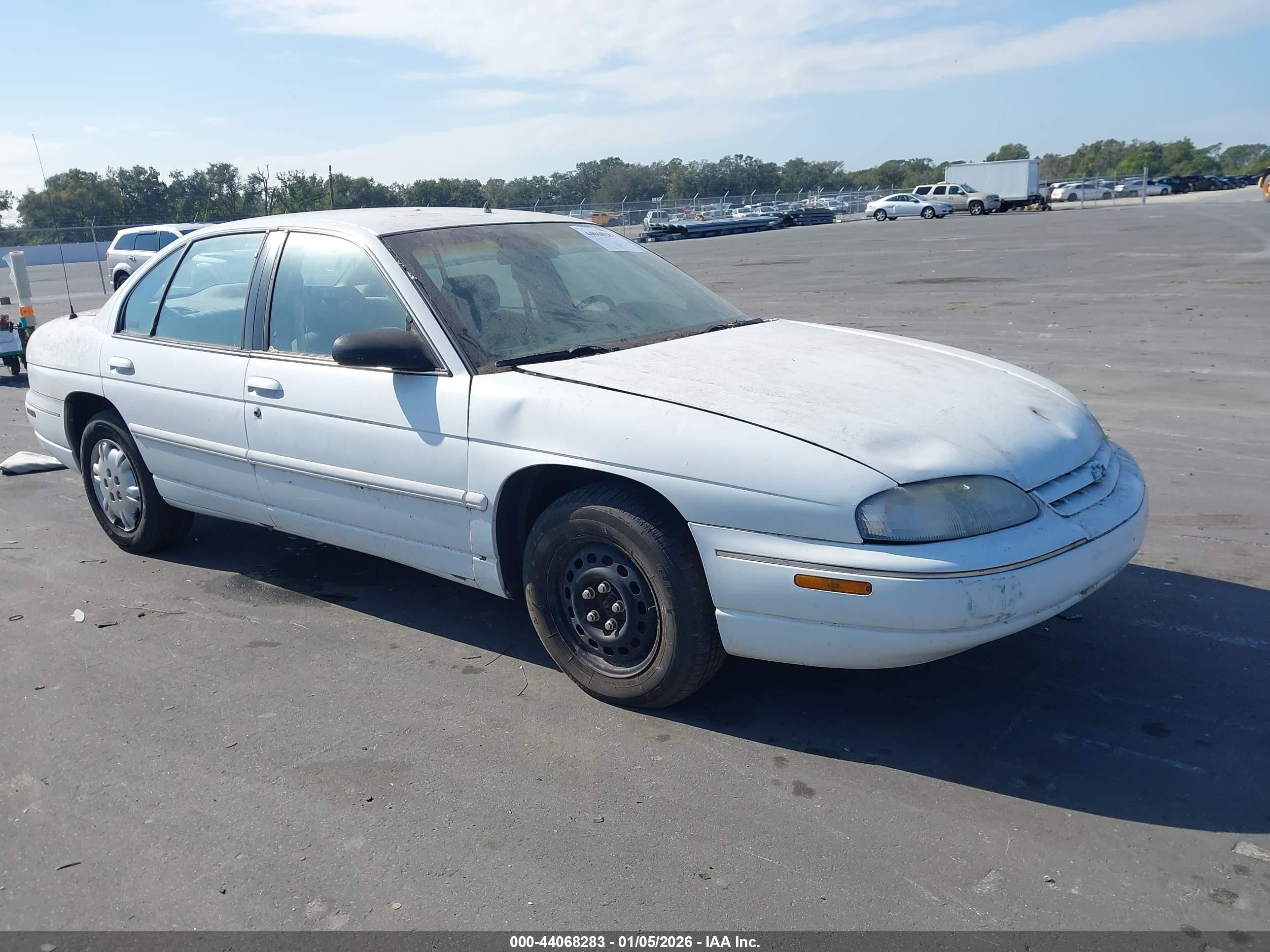 2000 Chevrolet Lumina   White vin: 2G1WL52J9Y1107450