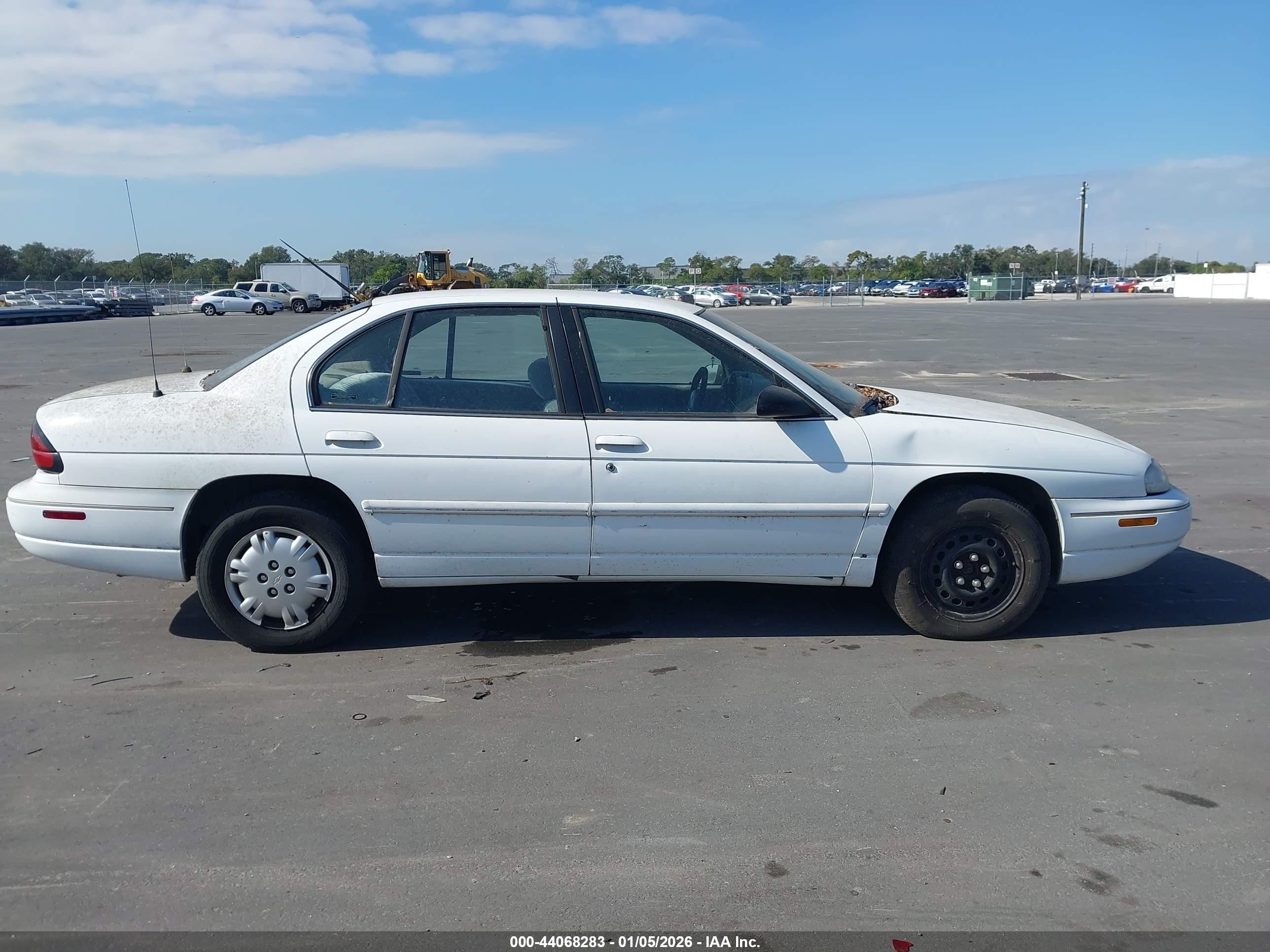 2000 Chevrolet Lumina   White vin: 2G1WL52J9Y1107450