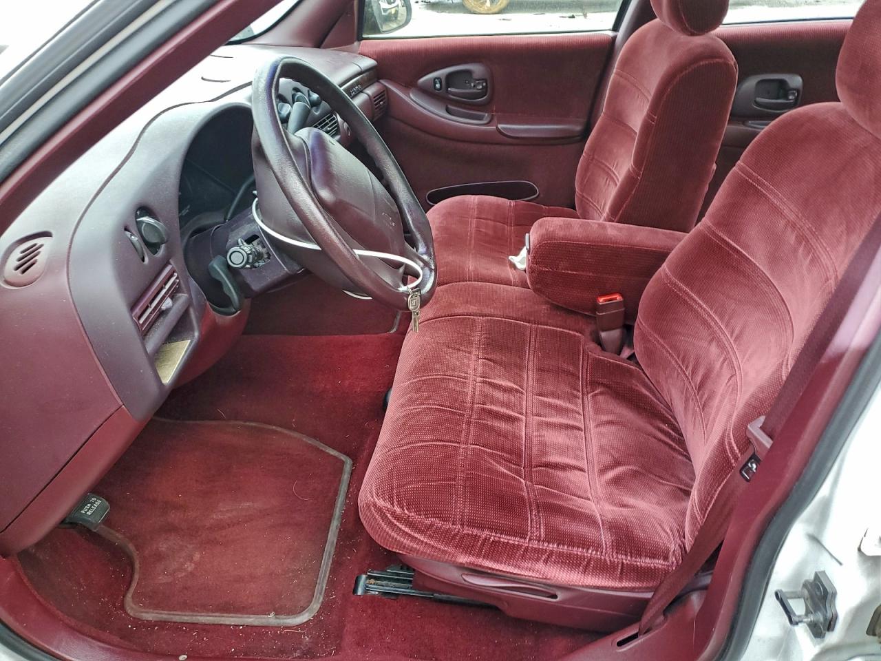 1996 Chevrolet Lumina White vin: 2G1WL52M0T1151176