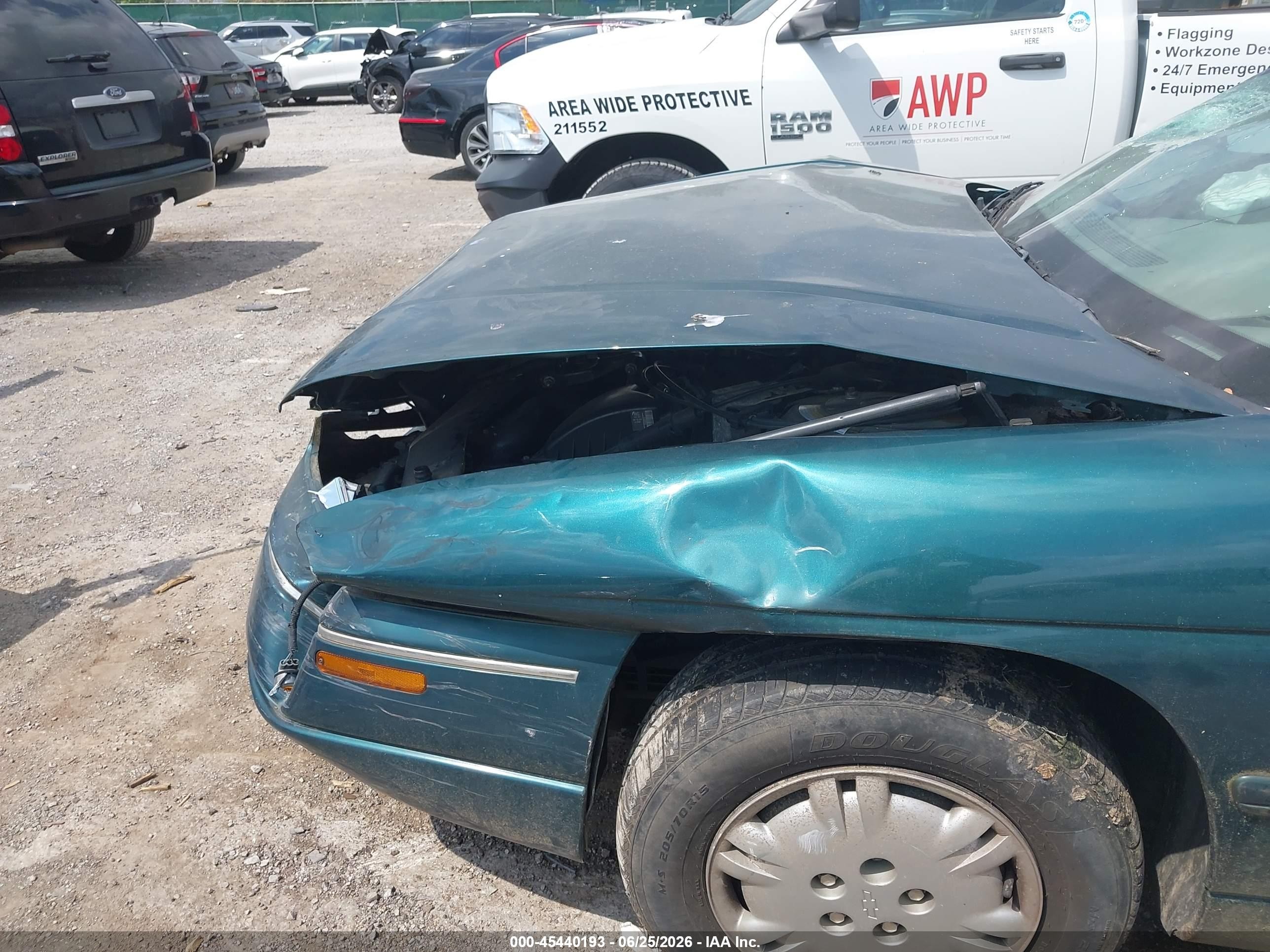 1999 Chevrolet Lumina   Green vin: 2G1WL52M0X9118024