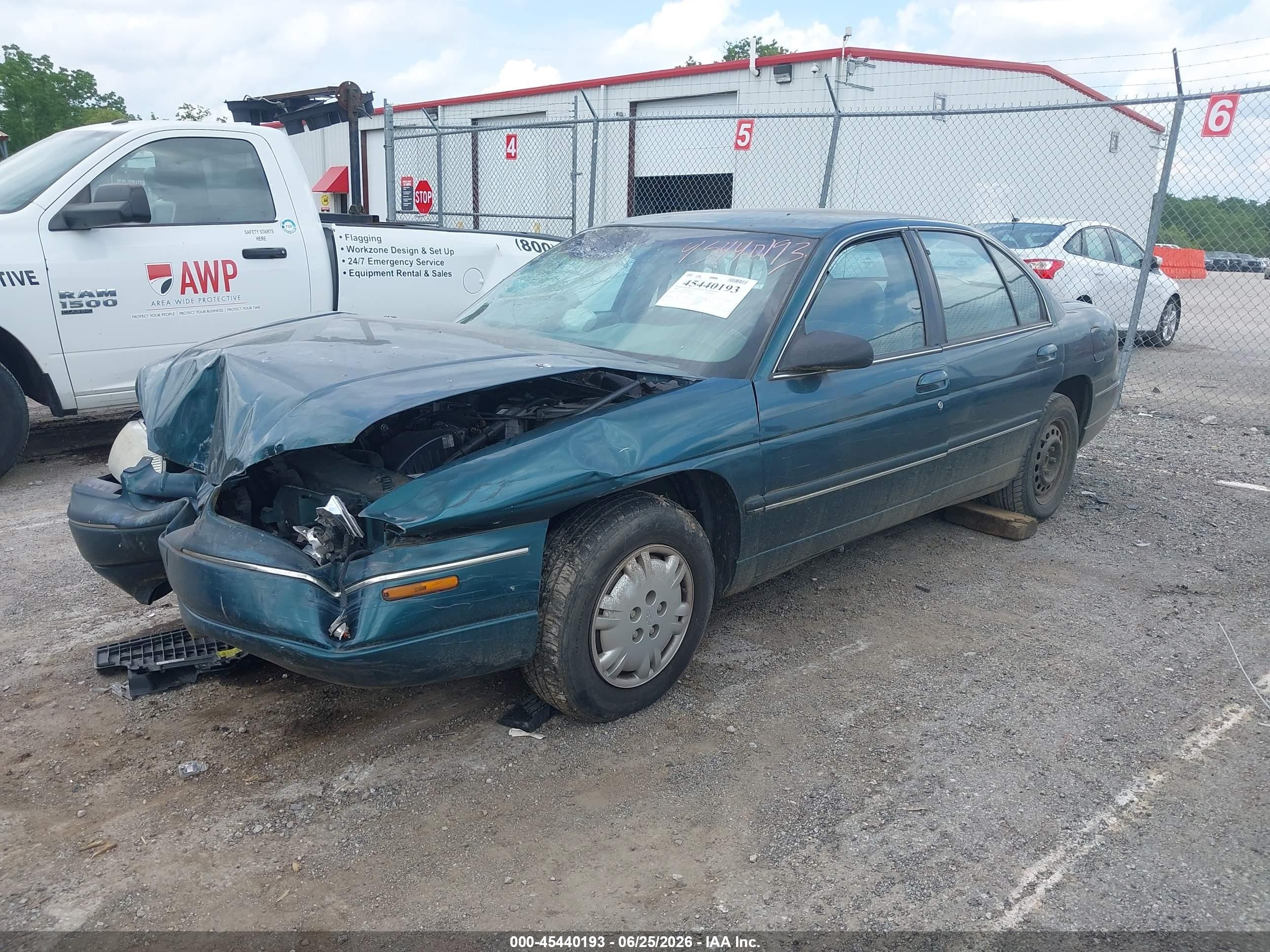 1999 Chevrolet Lumina   Green vin: 2G1WL52M0X9118024