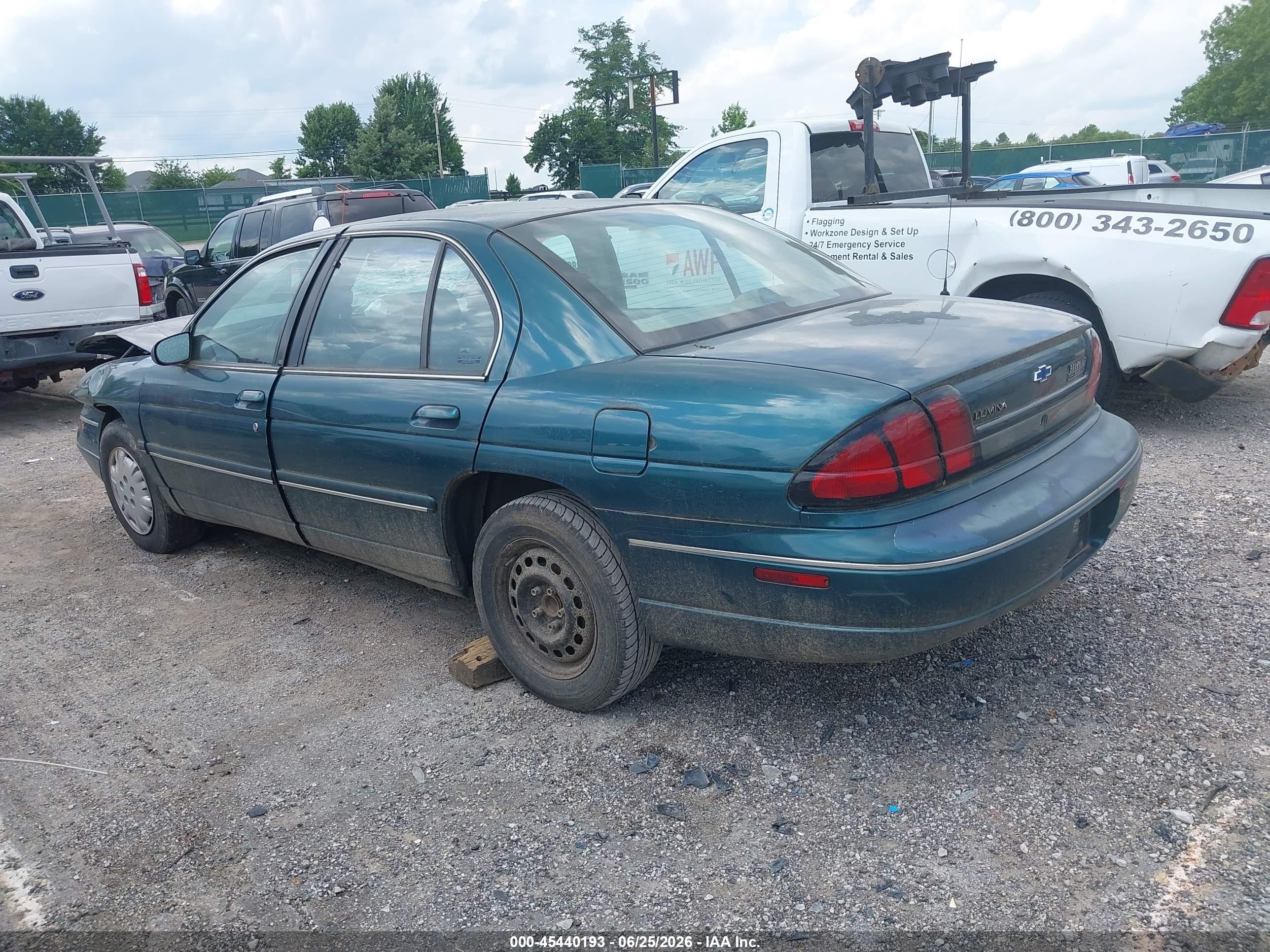 1999 Chevrolet Lumina   Green vin: 2G1WL52M0X9118024