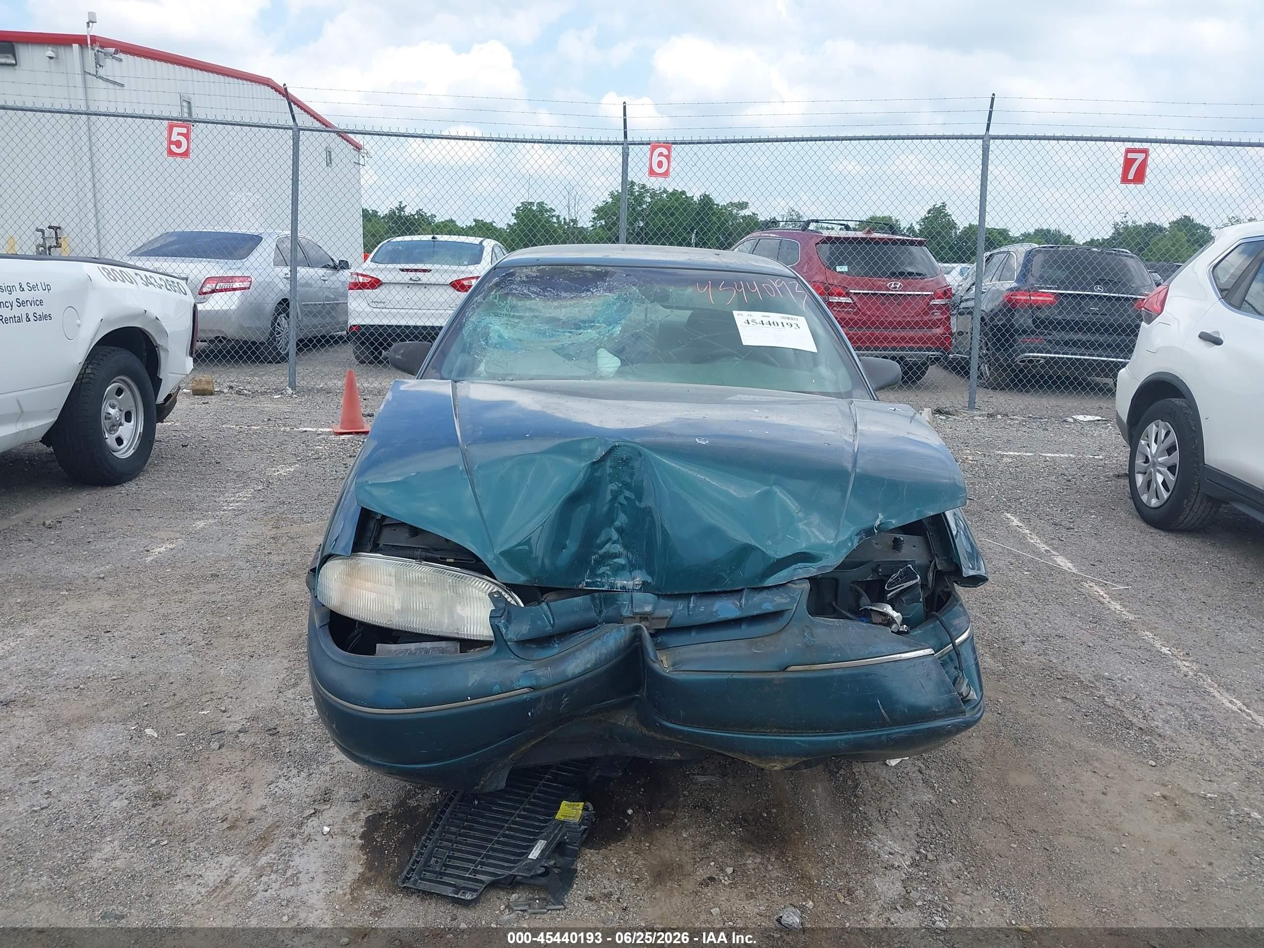 1999 Chevrolet Lumina   Green vin: 2G1WL52M0X9118024