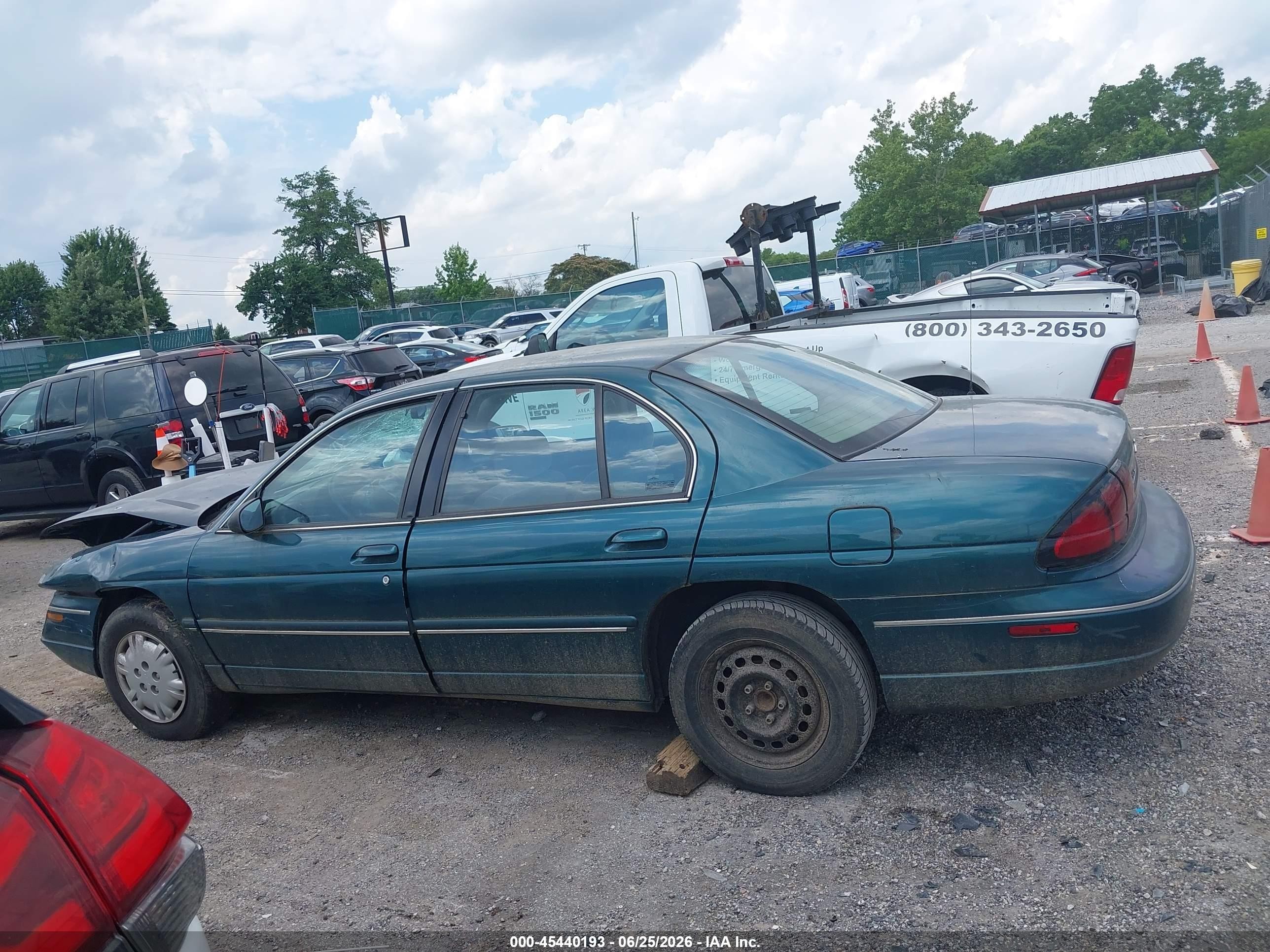 1999 Chevrolet Lumina   Green vin: 2G1WL52M0X9118024