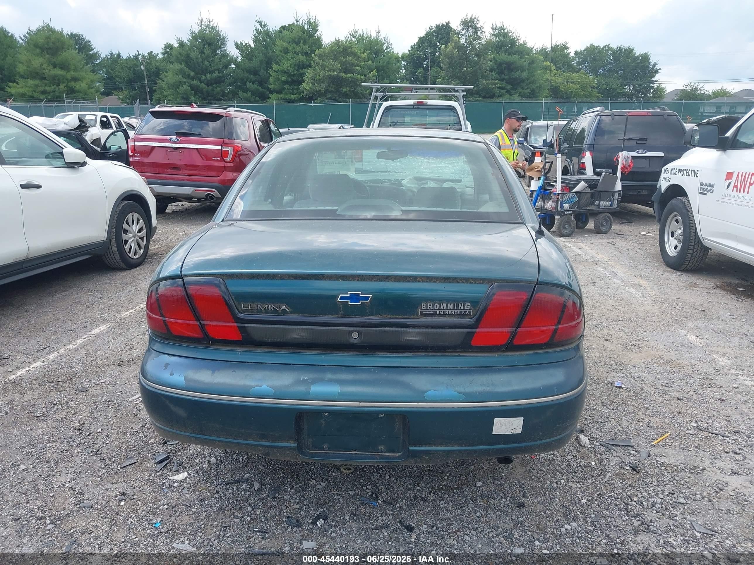 1999 Chevrolet Lumina   Green vin: 2G1WL52M0X9118024