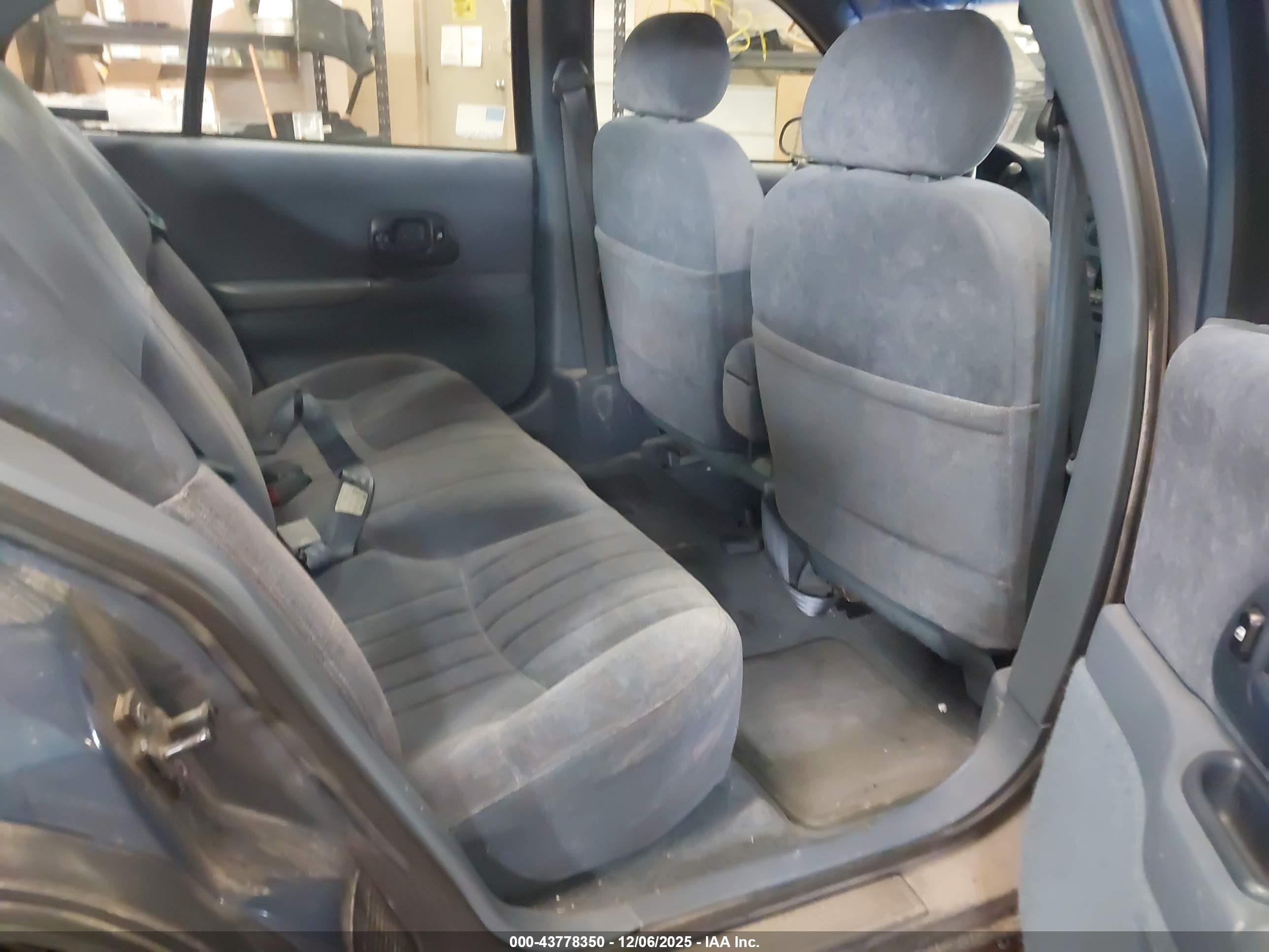 1996 Chevrolet Lumina   Blue vin: 2G1WL52M1T1157472