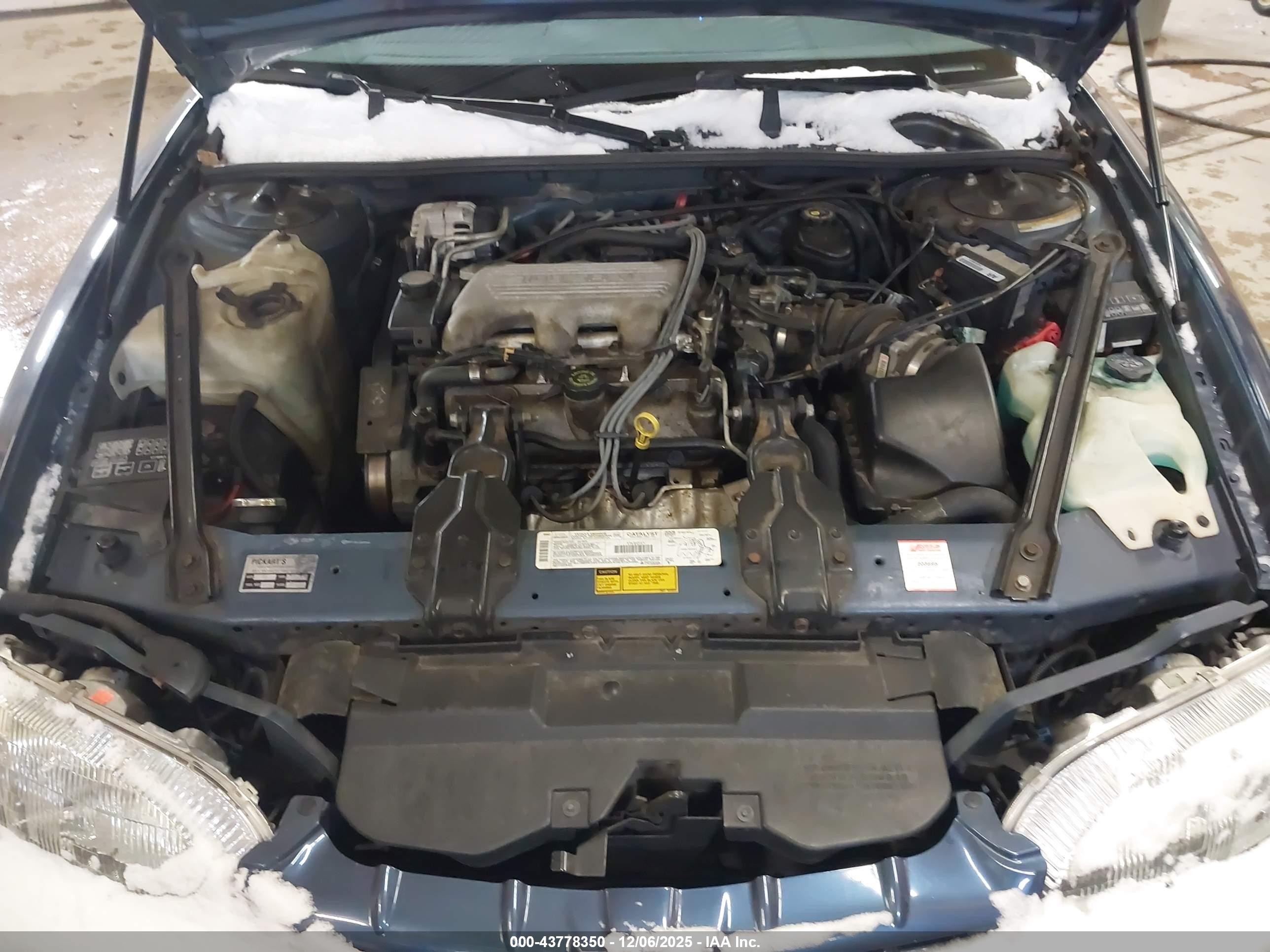 1996 Chevrolet Lumina   Blue vin: 2G1WL52M1T1157472