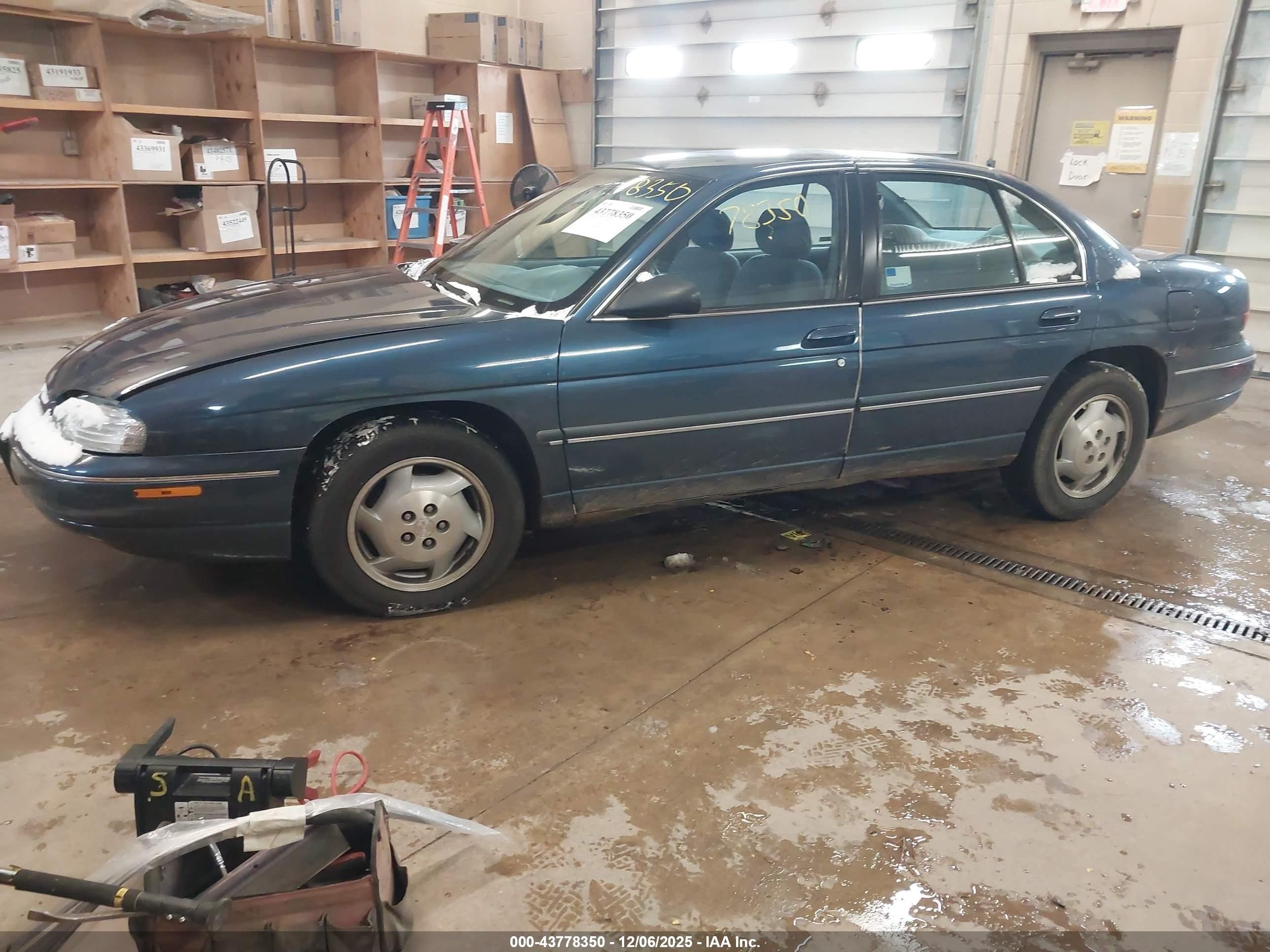 1996 Chevrolet Lumina   Blue vin: 2G1WL52M1T1157472