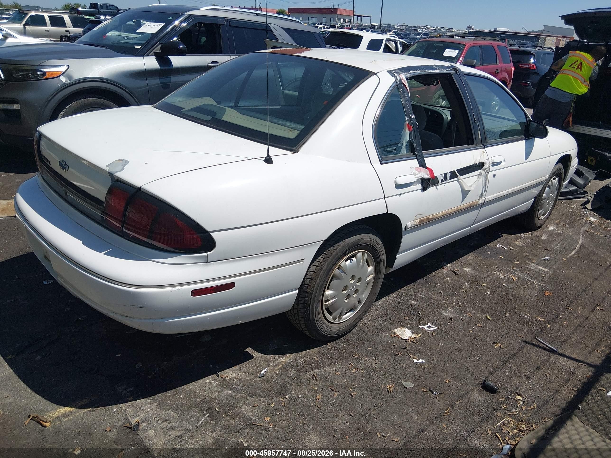 1999 Chevrolet Lumina   White vin: 2G1WL52M1X9180211