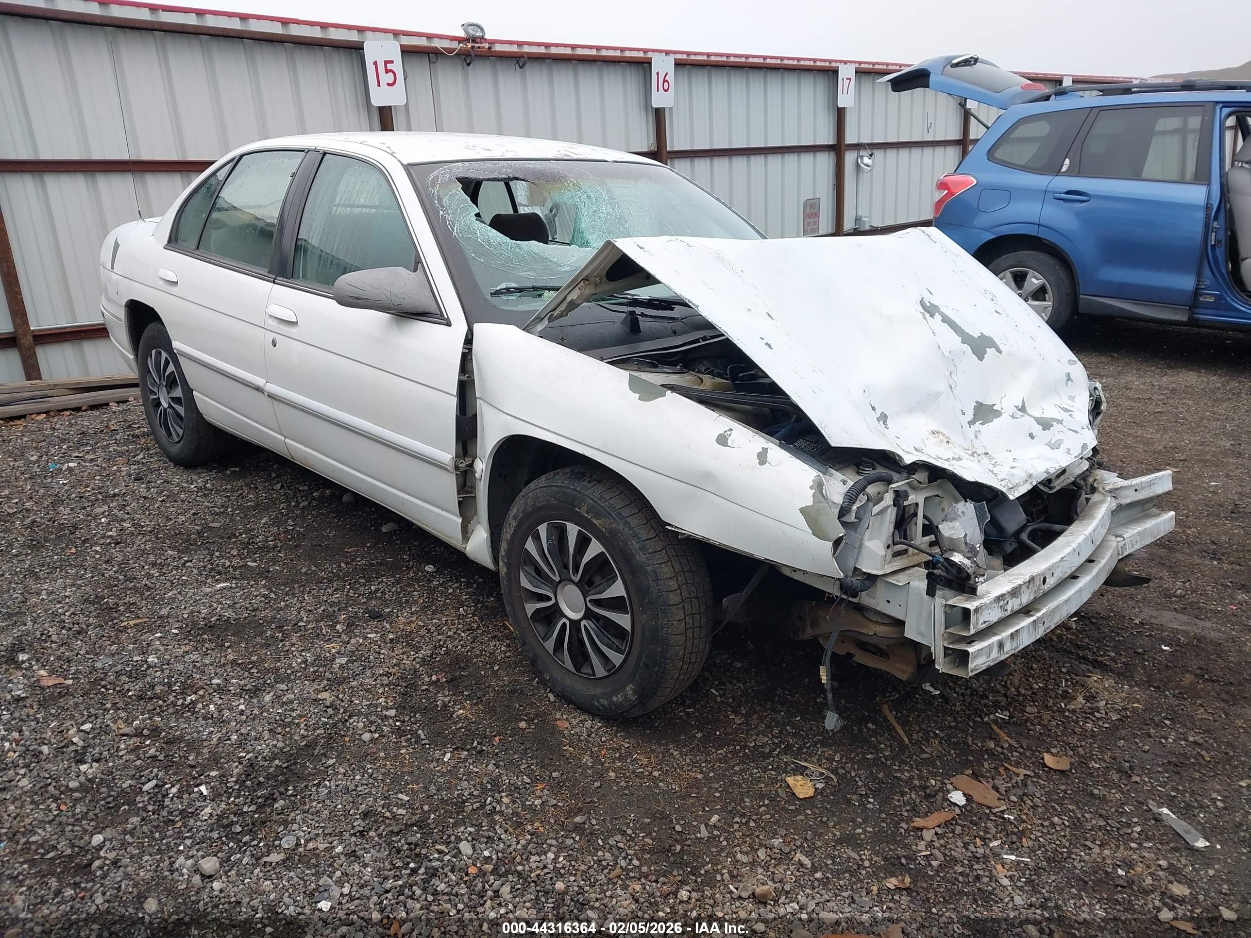 1996 Chevrolet Lumina   White vin: 2G1WL52M4T1197707