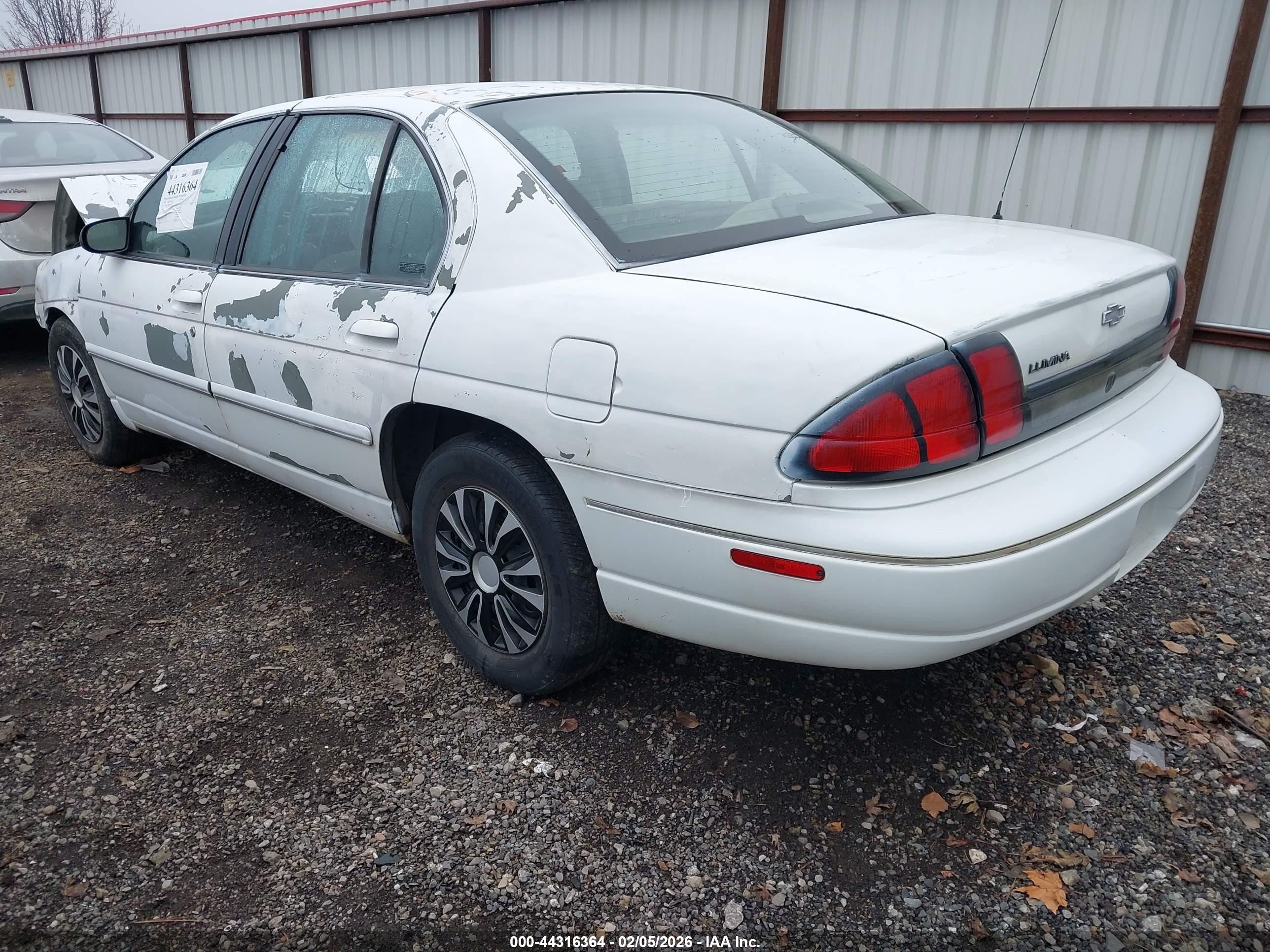 1996 Chevrolet Lumina   White vin: 2G1WL52M4T1197707