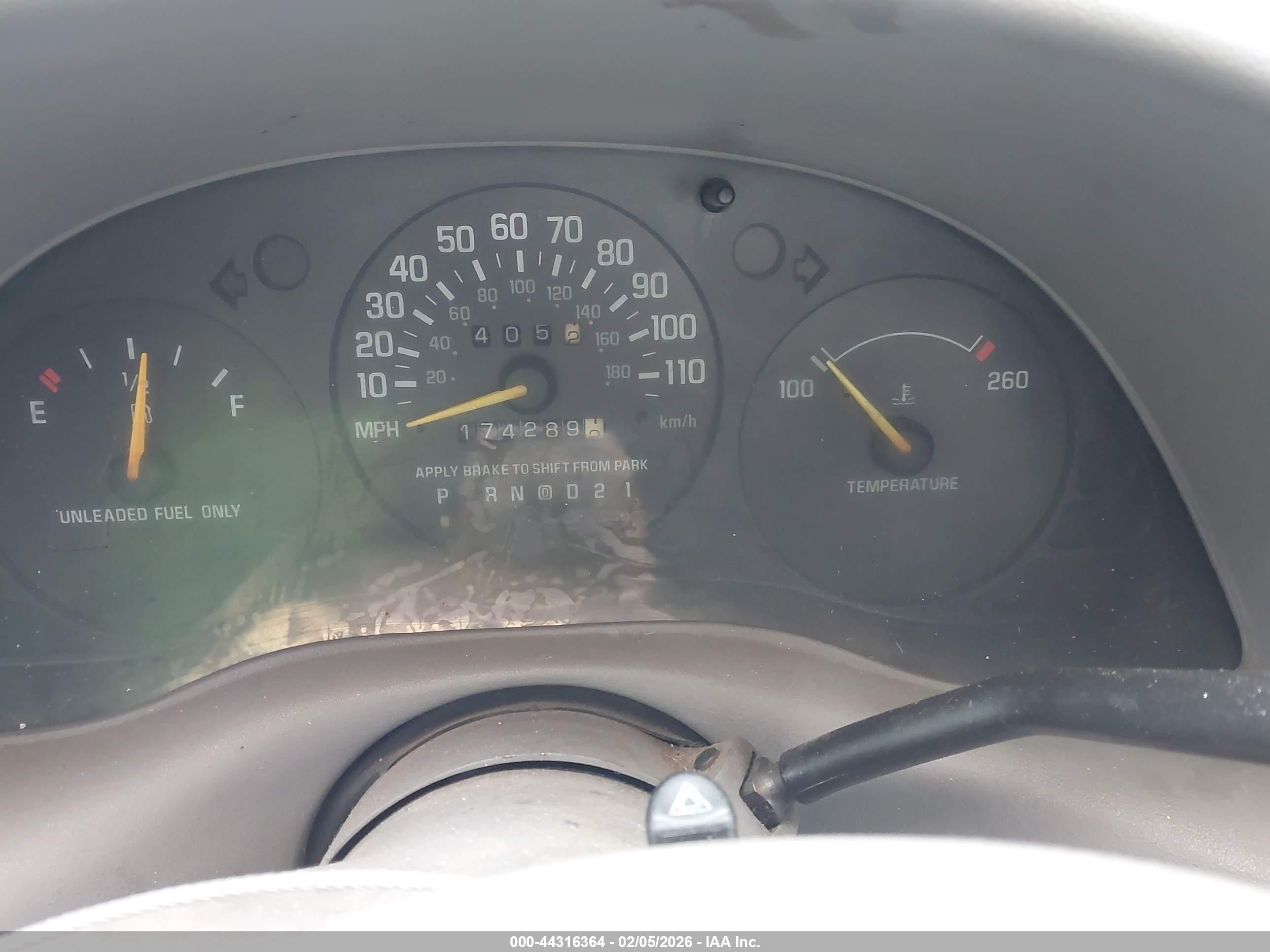 1996 Chevrolet Lumina   White vin: 2G1WL52M4T1197707