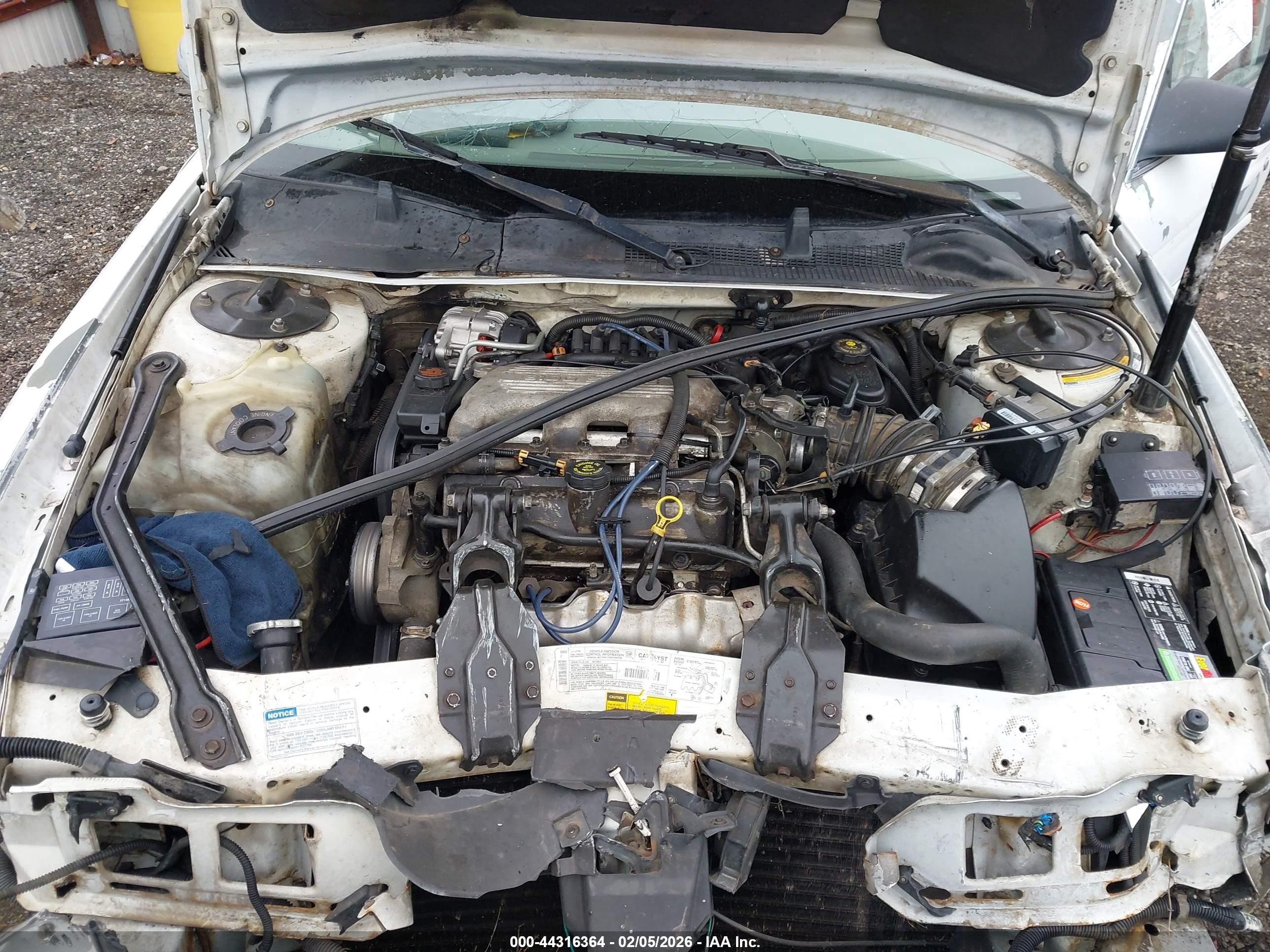 1996 Chevrolet Lumina   White vin: 2G1WL52M4T1197707